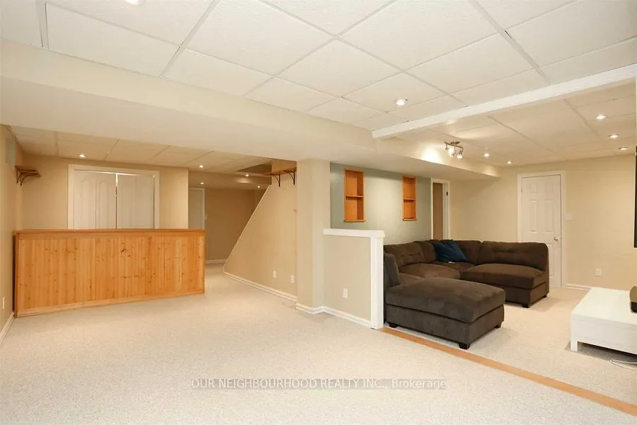 83 Cloughley Drive N