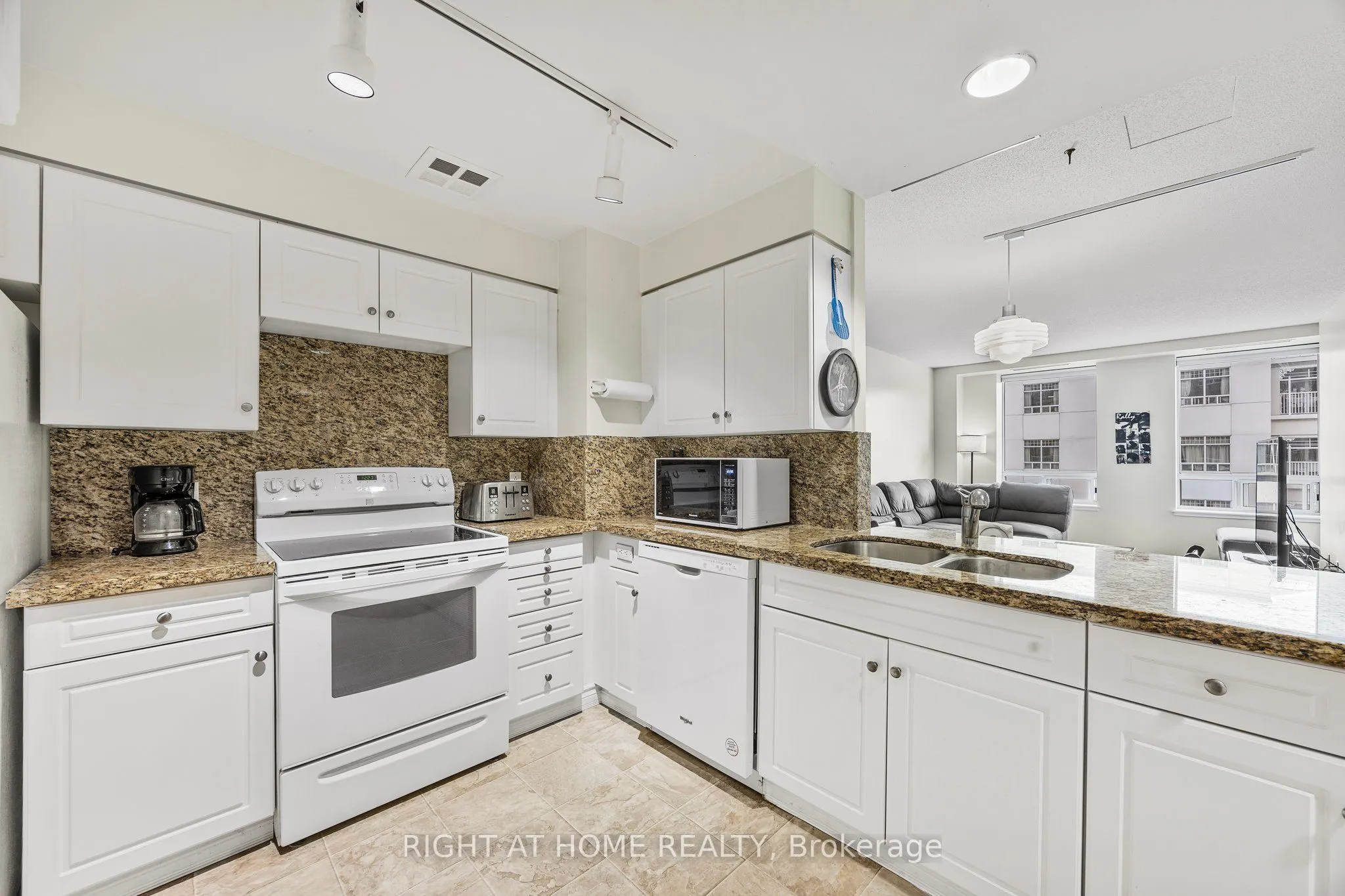 74 Ross Street, #53