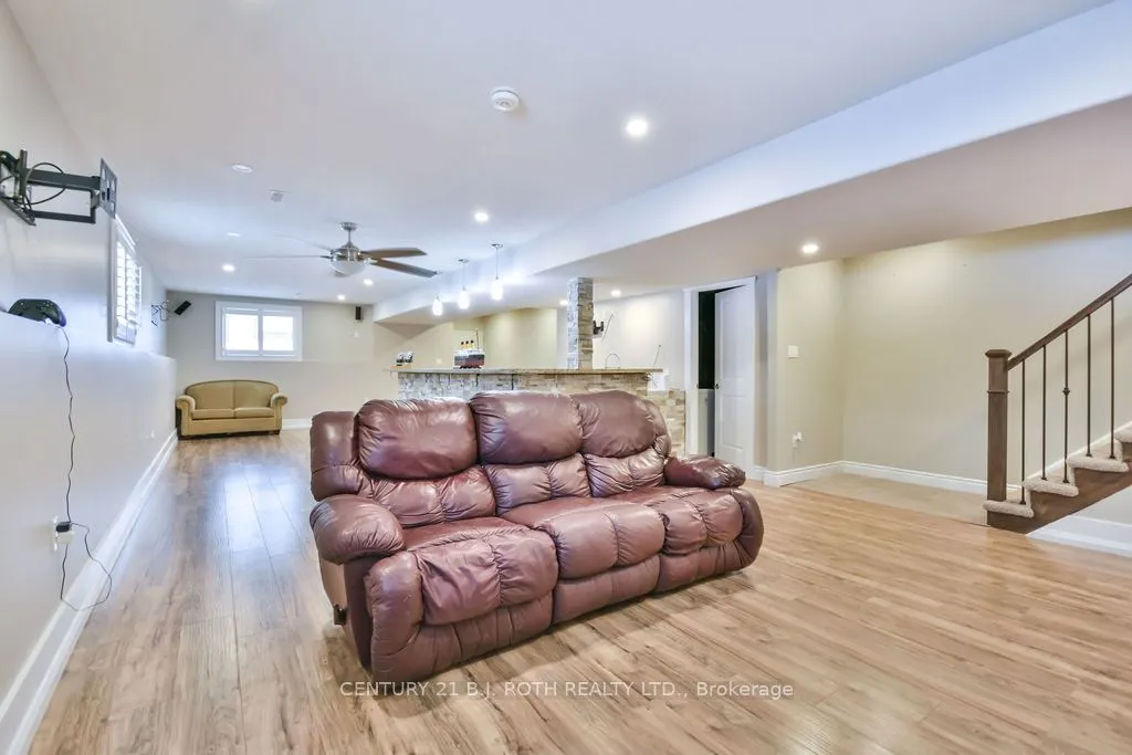 27 Houben Crescent