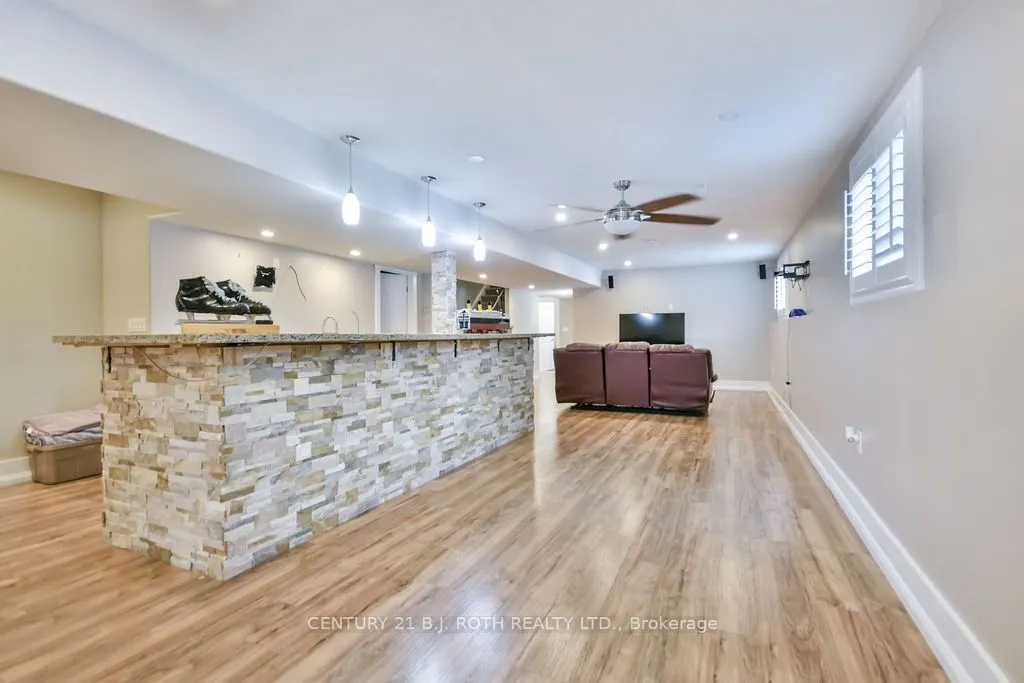 27 Houben Crescent