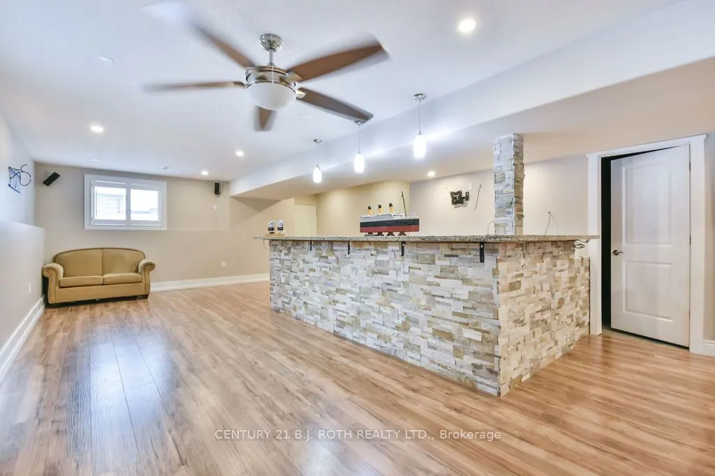 27 Houben Crescent