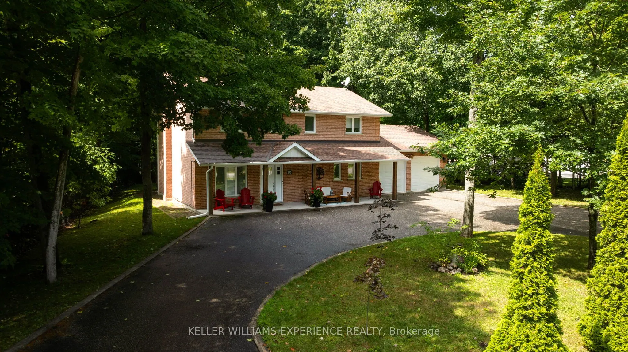 100 Desroches Trail