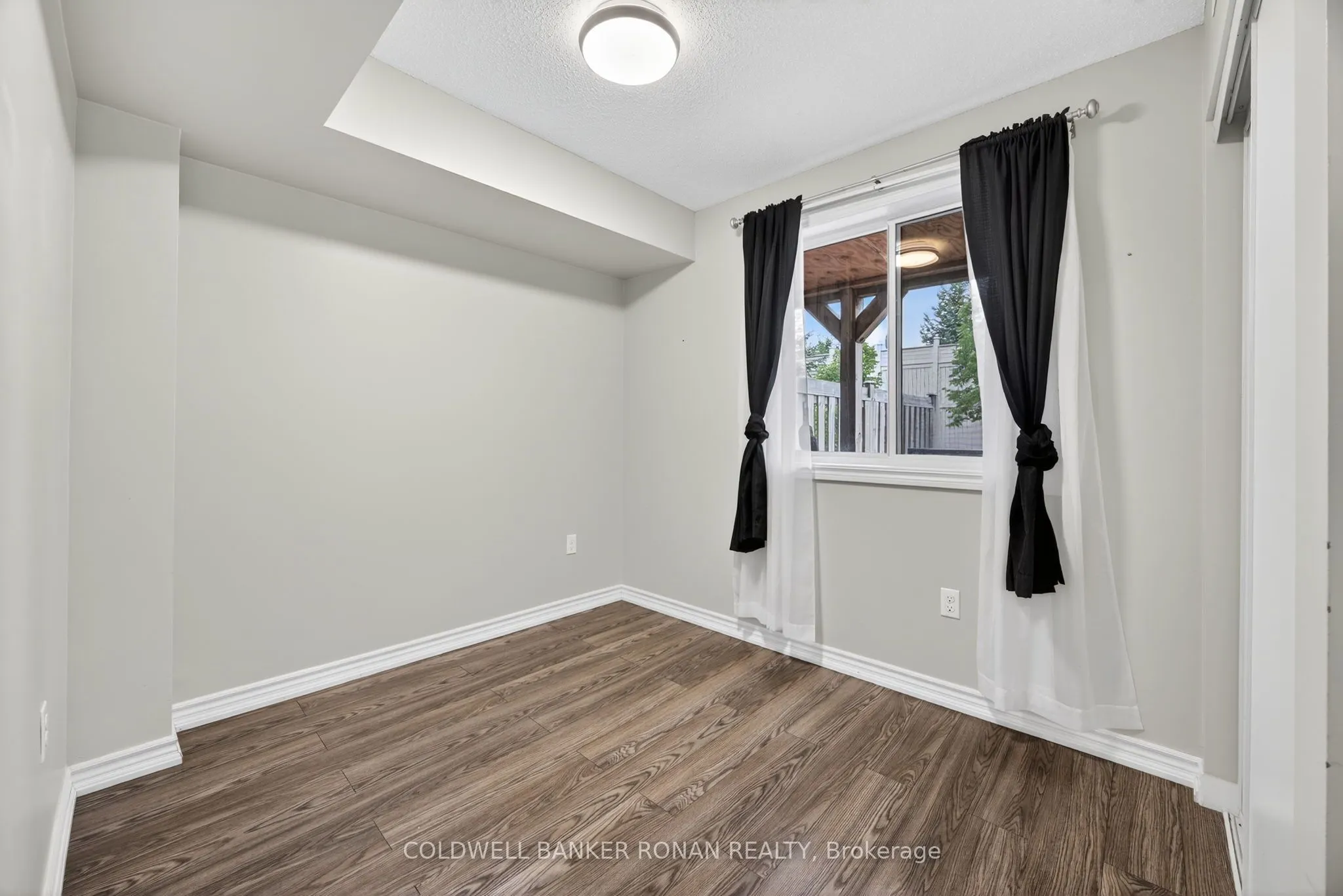 49 Ferndale Drive S, #8