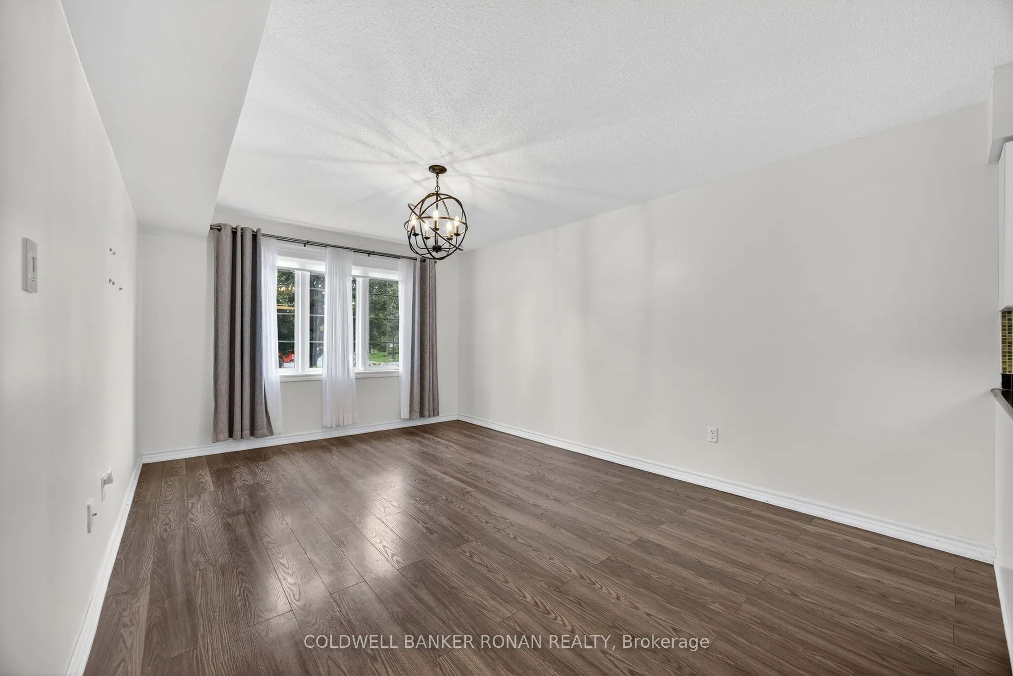 49 Ferndale Drive S, #8