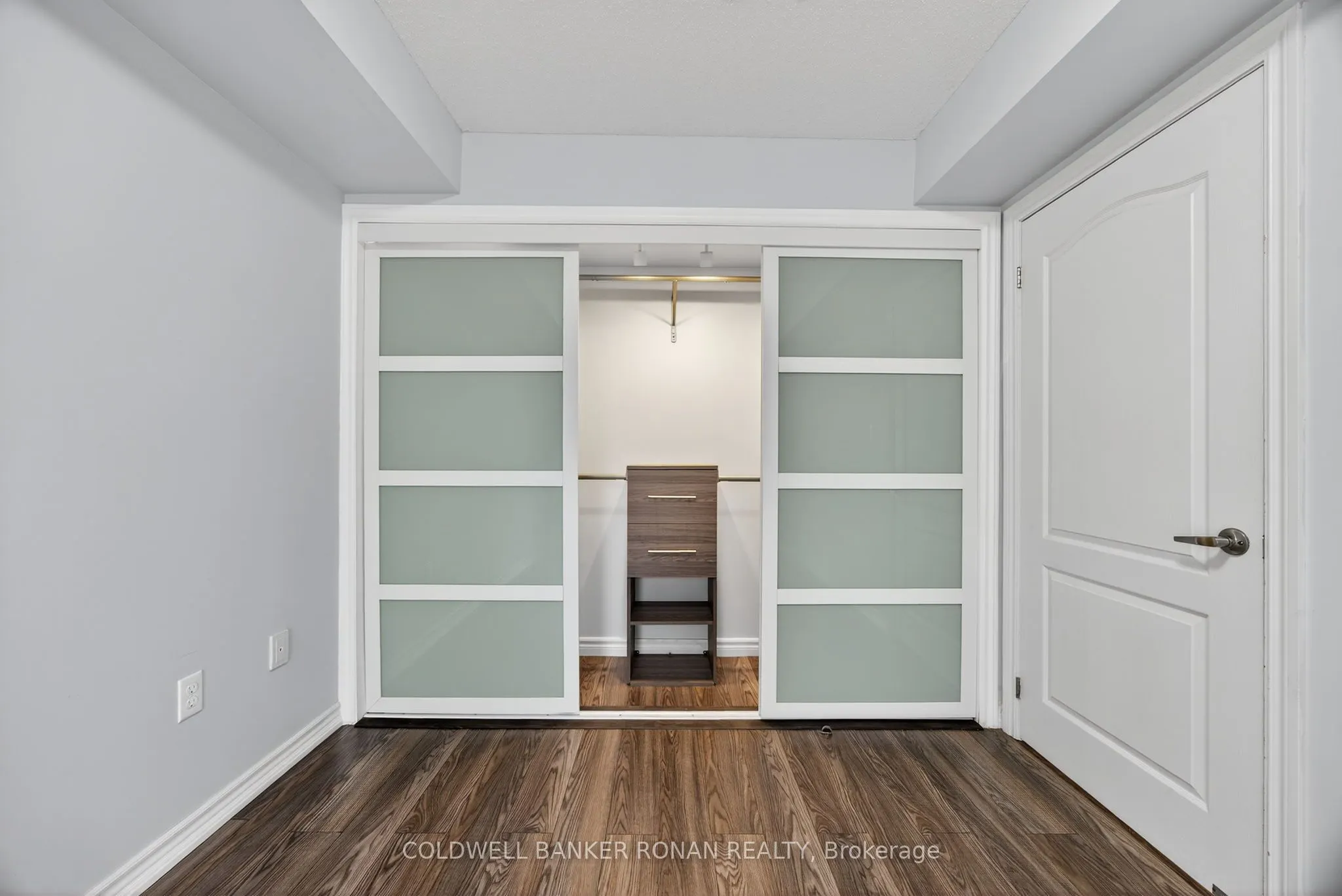 49 Ferndale Drive S, #8