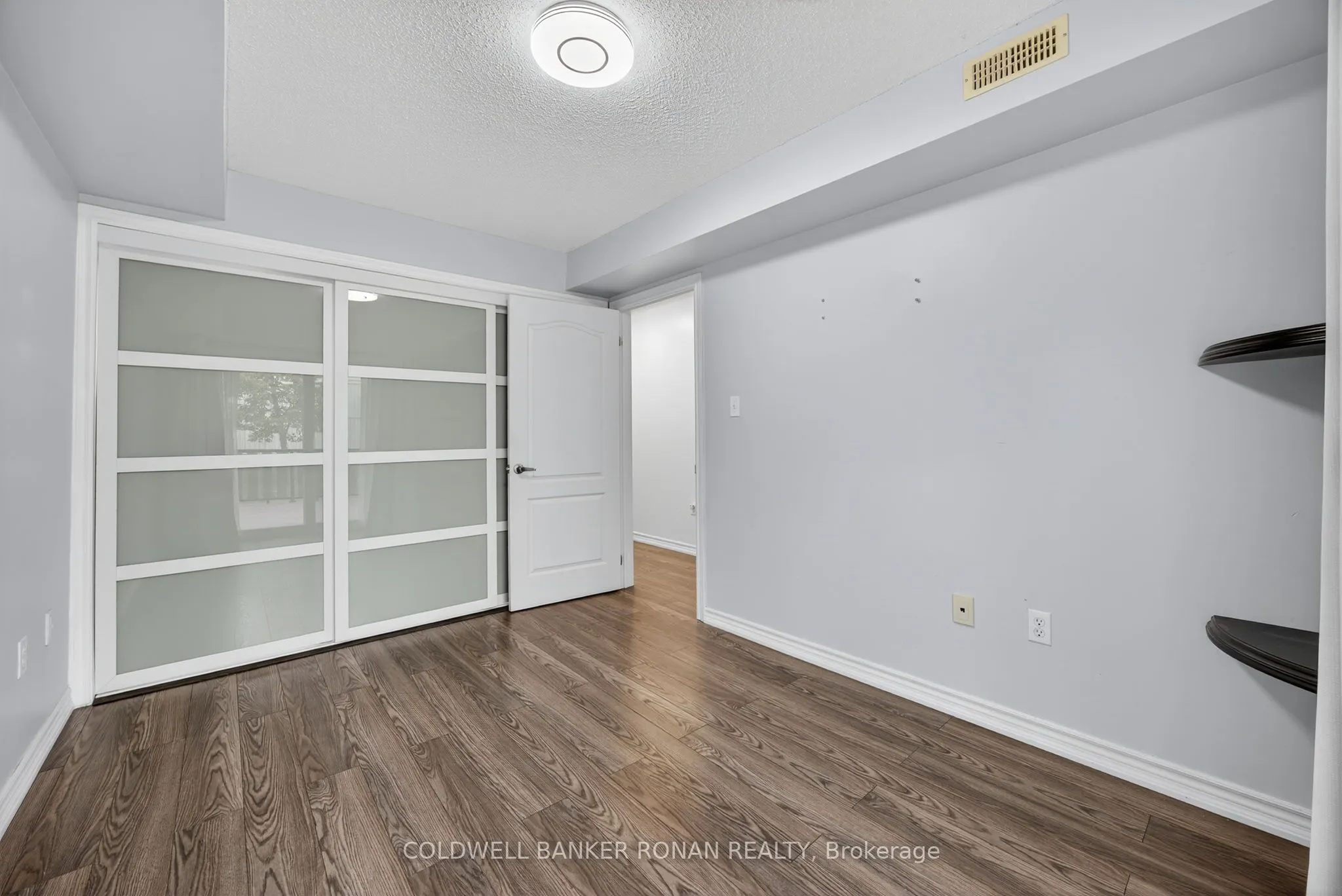 49 Ferndale Drive S, #8