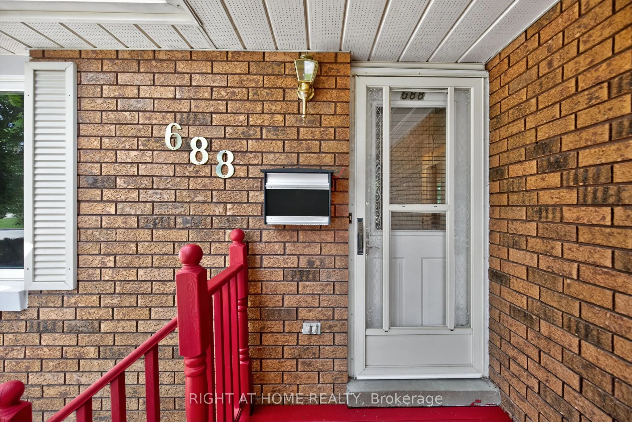 688 Bayview Drive
