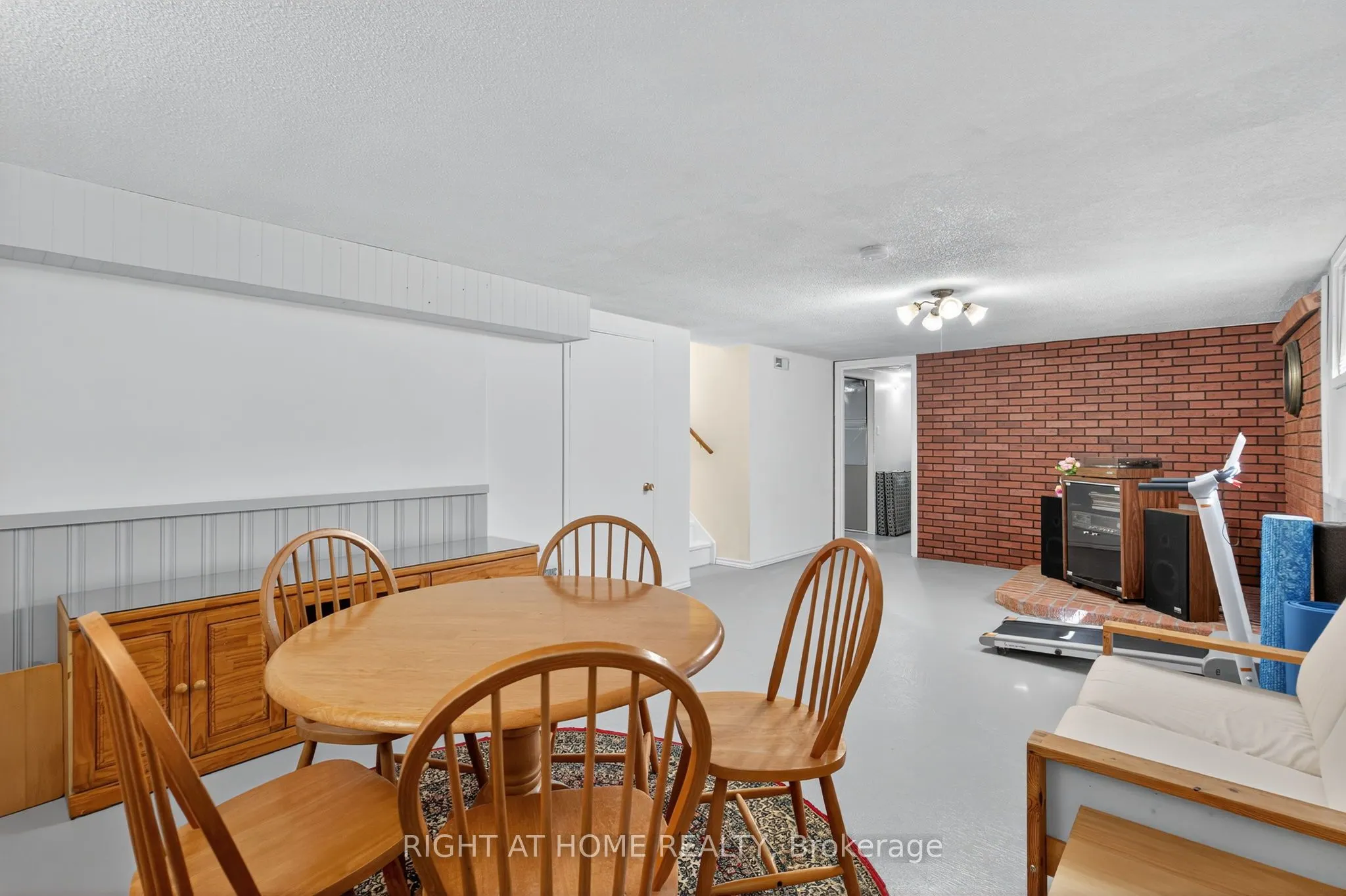 688 Bayview Drive