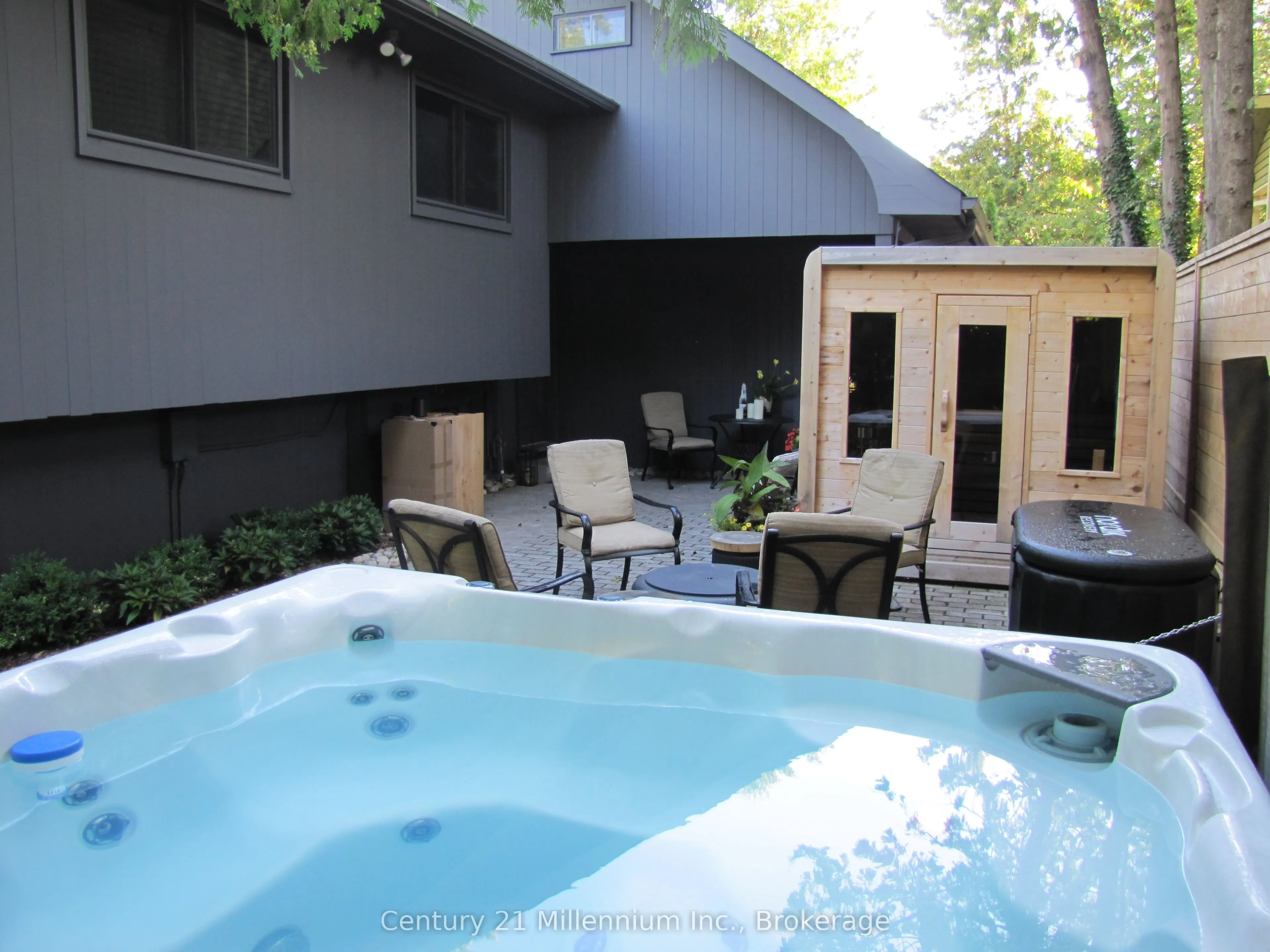 10 SUNSET Court