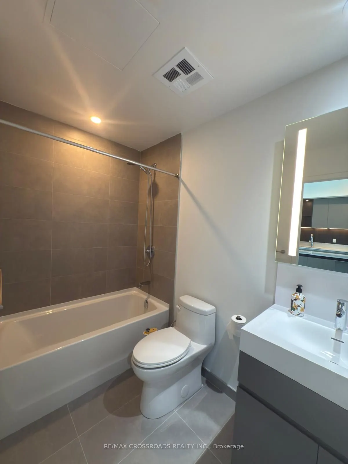 39 Mary Street, #3304