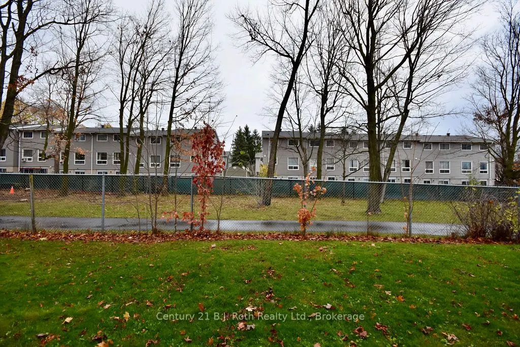 441 BARRIE Road, #7