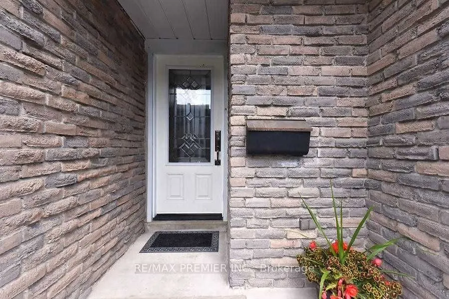 2 North Street, #18