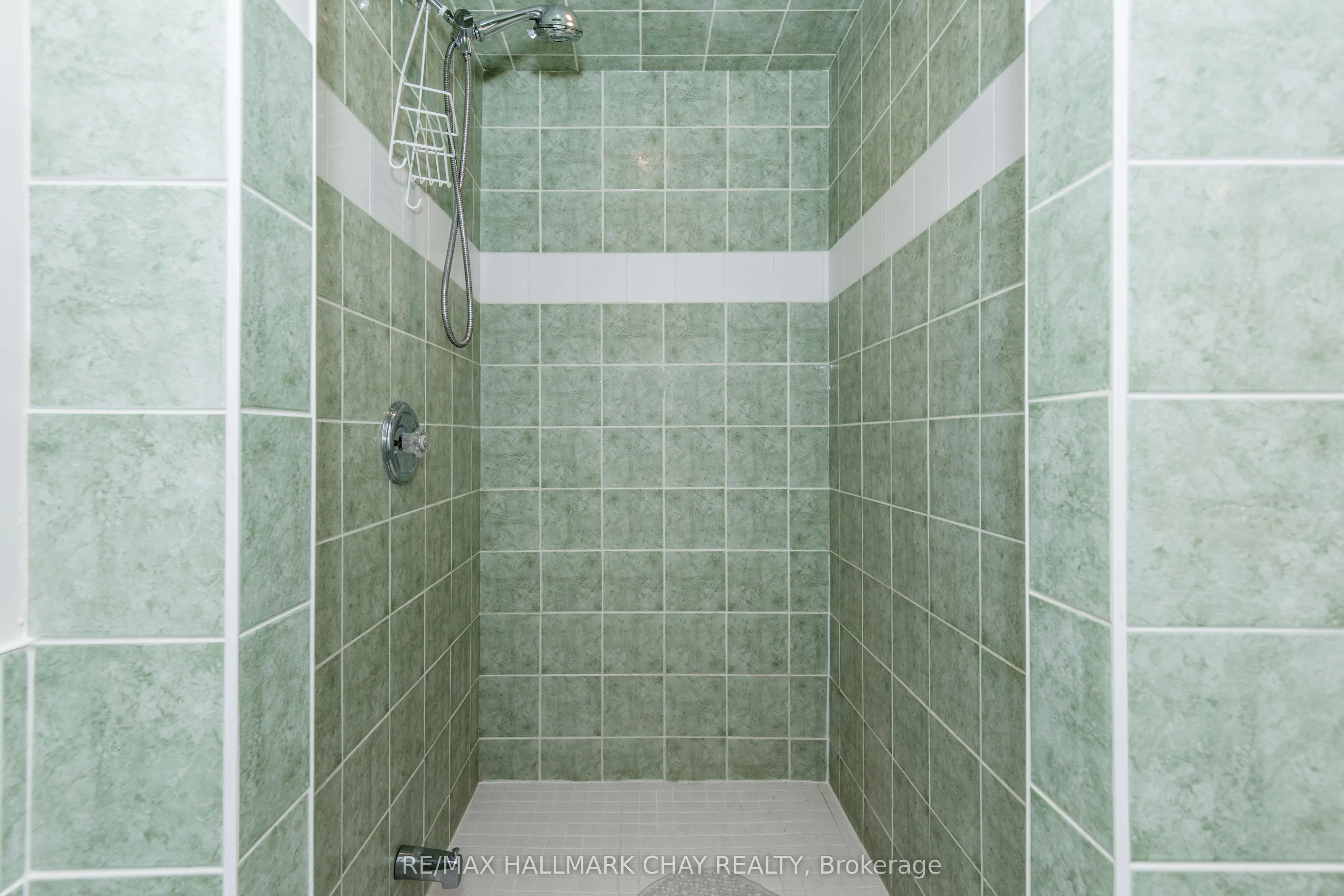 234 Cundles Road E, #11