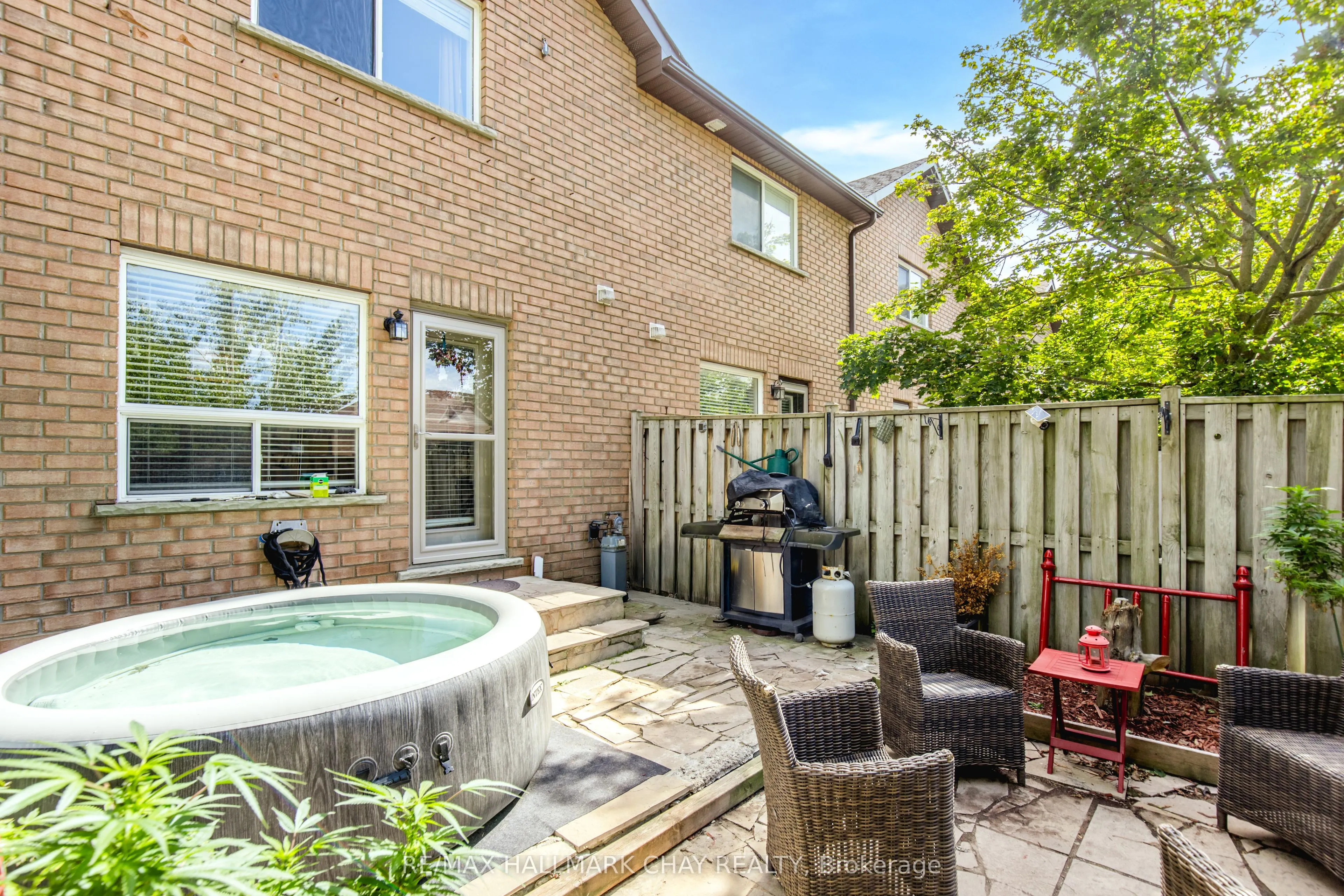 234 Cundles Road E, #11