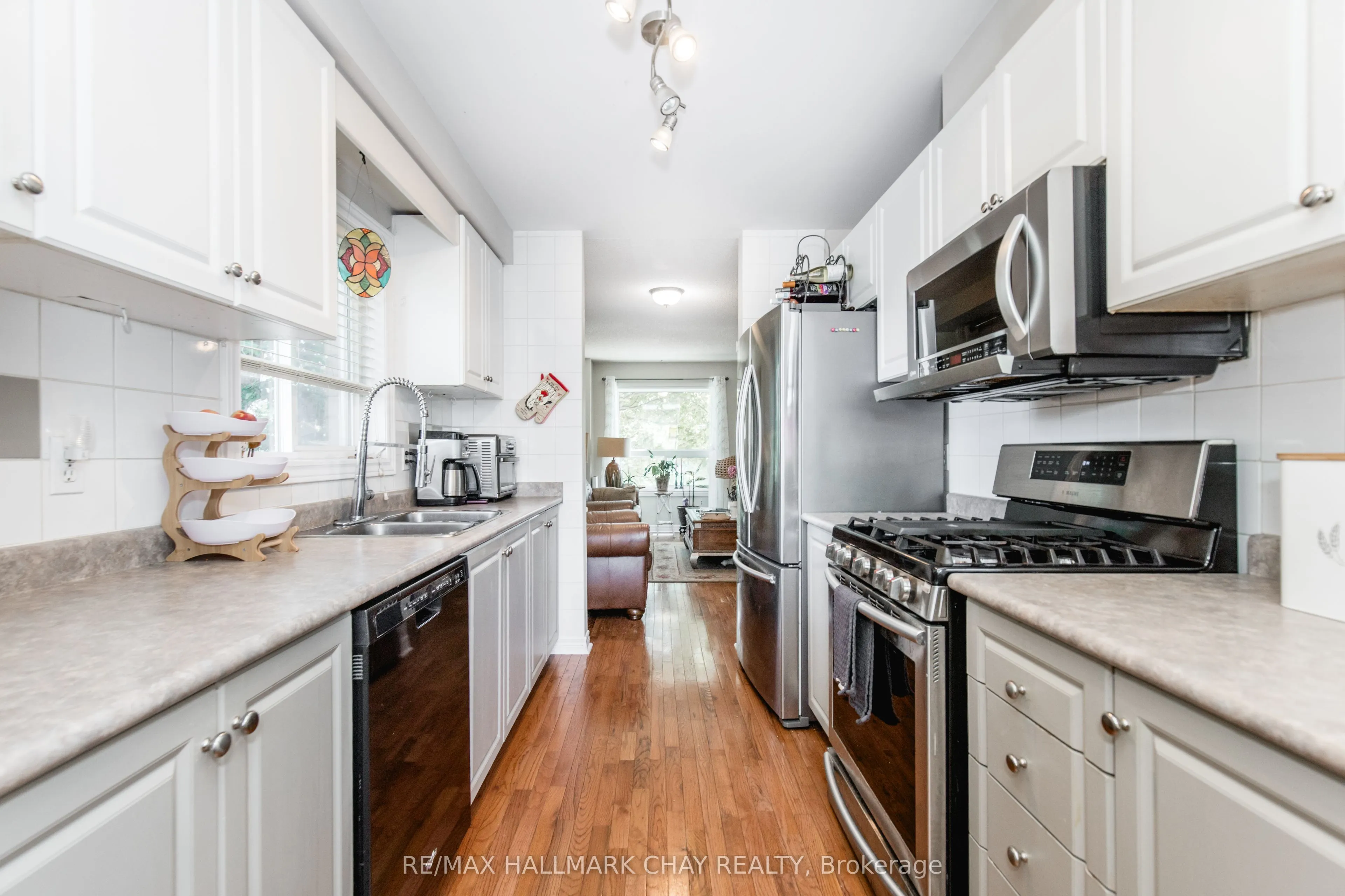 234 Cundles Road E, #11