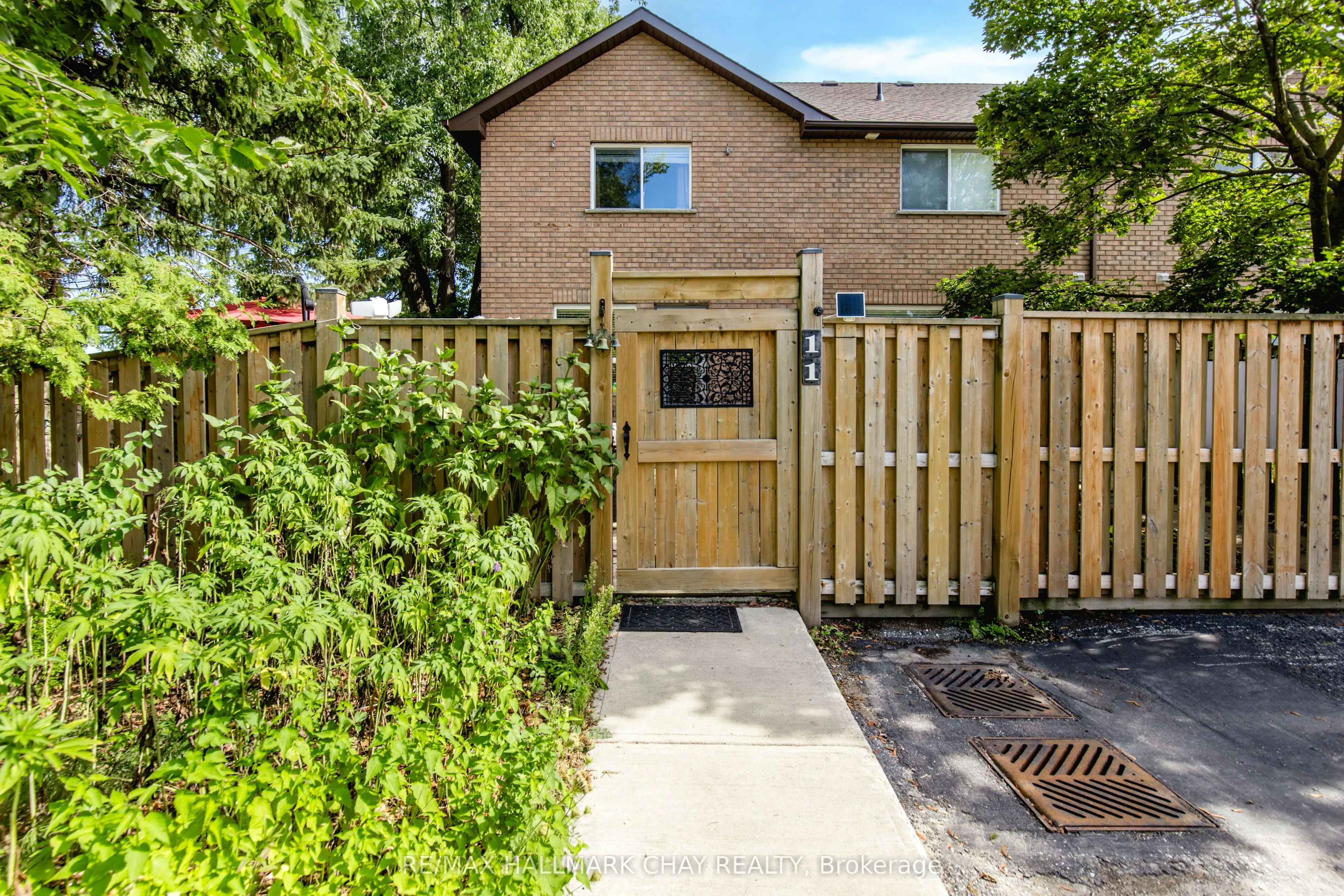 234 Cundles Road E, #11
