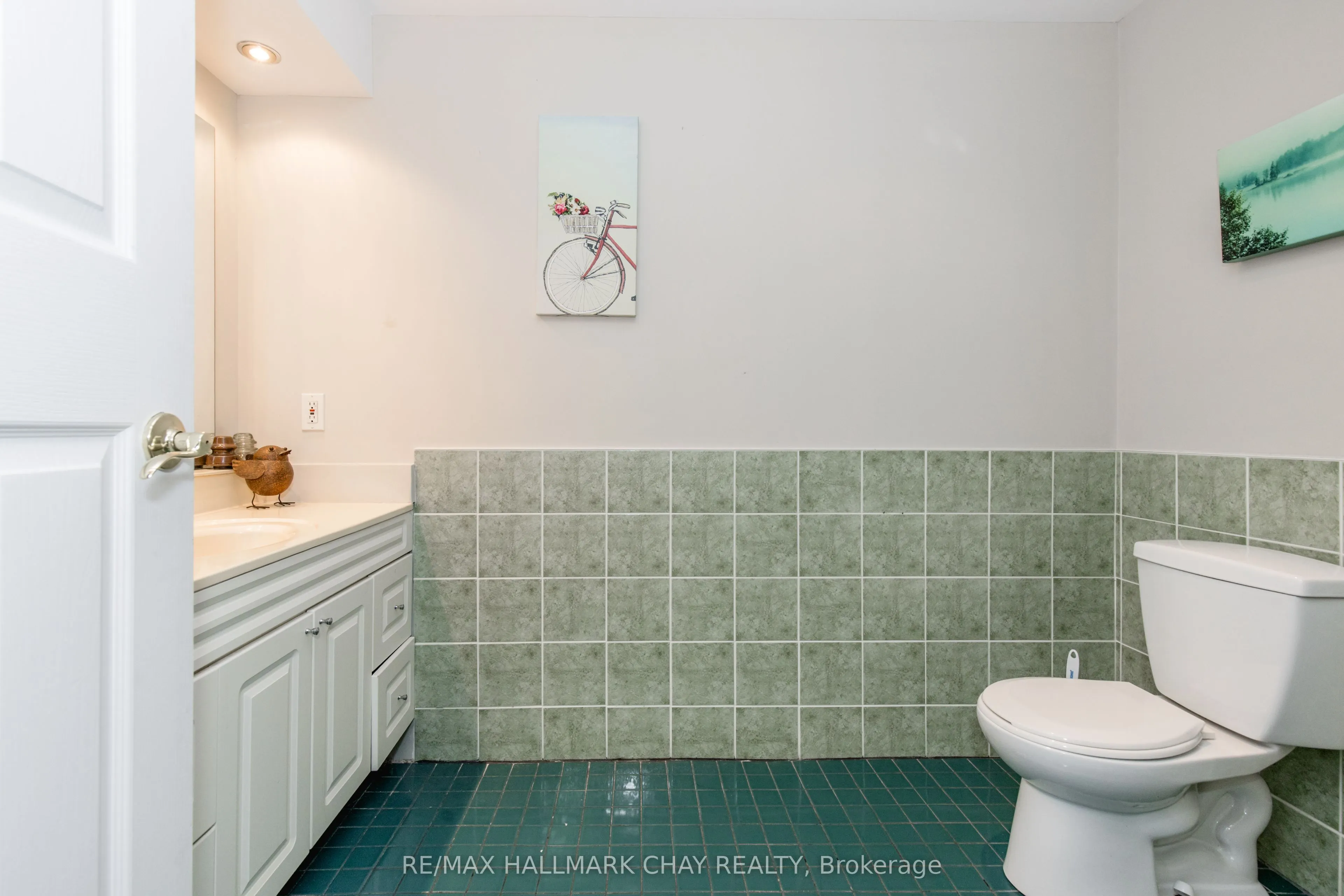 234 Cundles Road E, #11