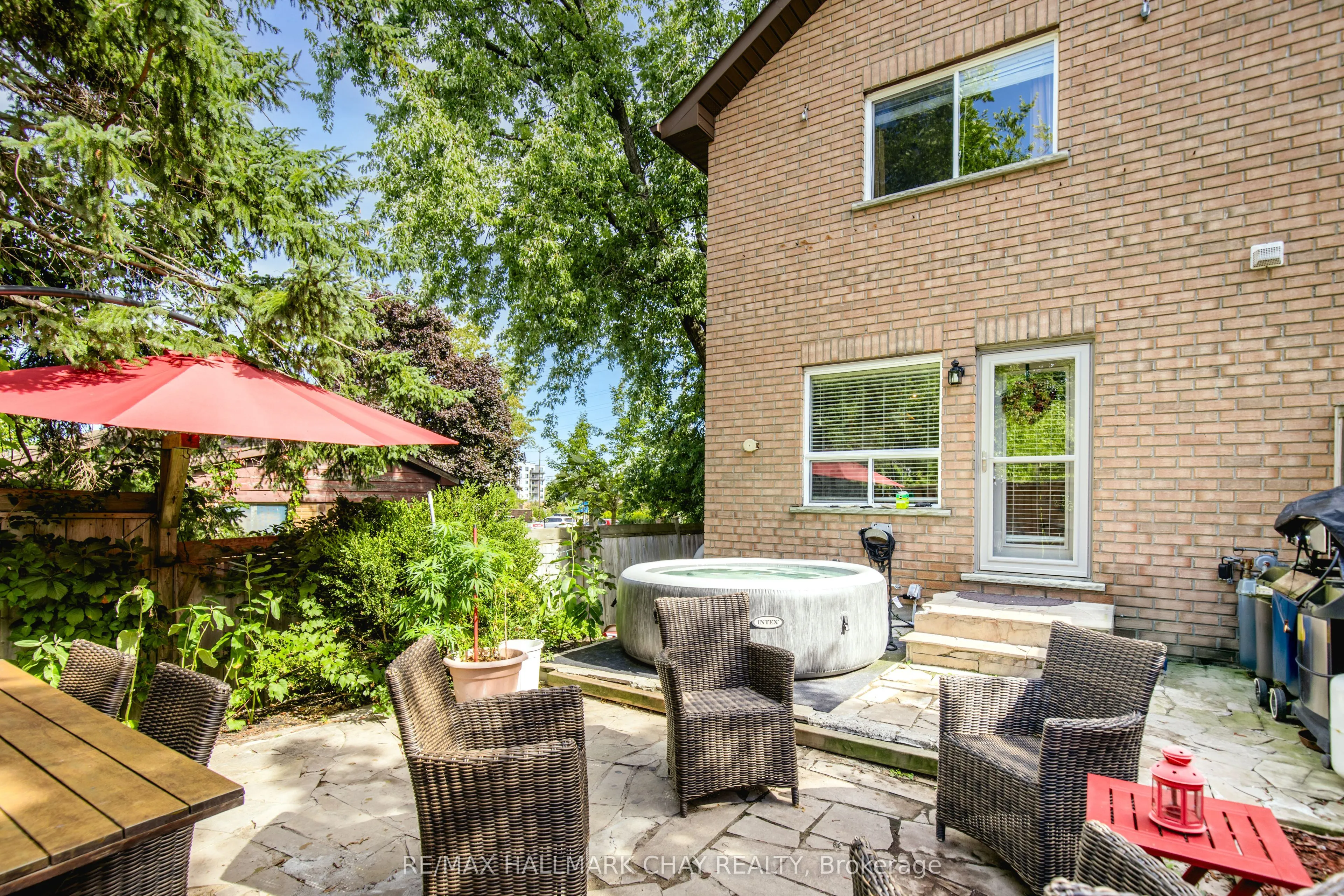 234 Cundles Road E, #11