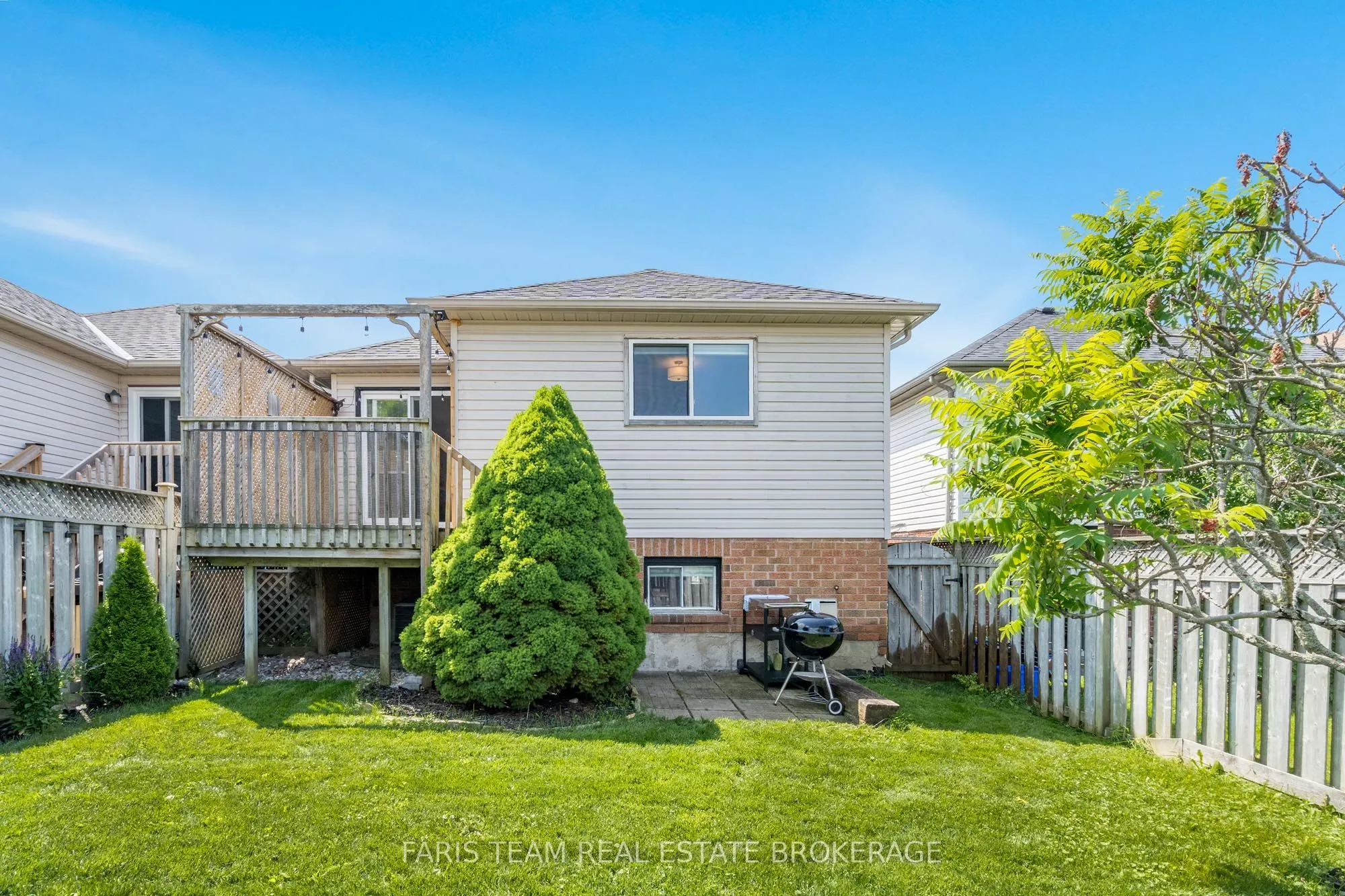 16 Athabaska Road