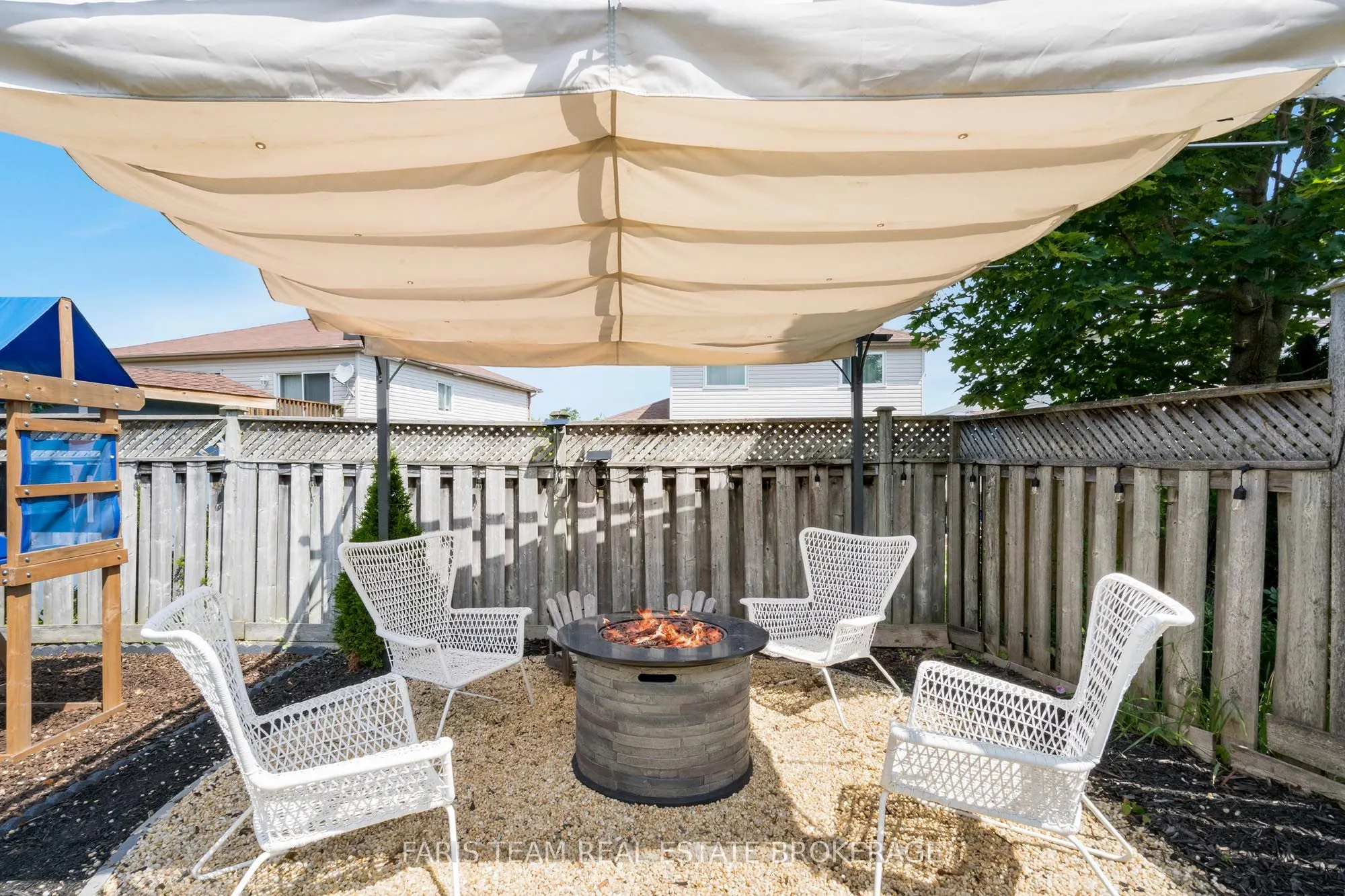 16 Athabaska Road