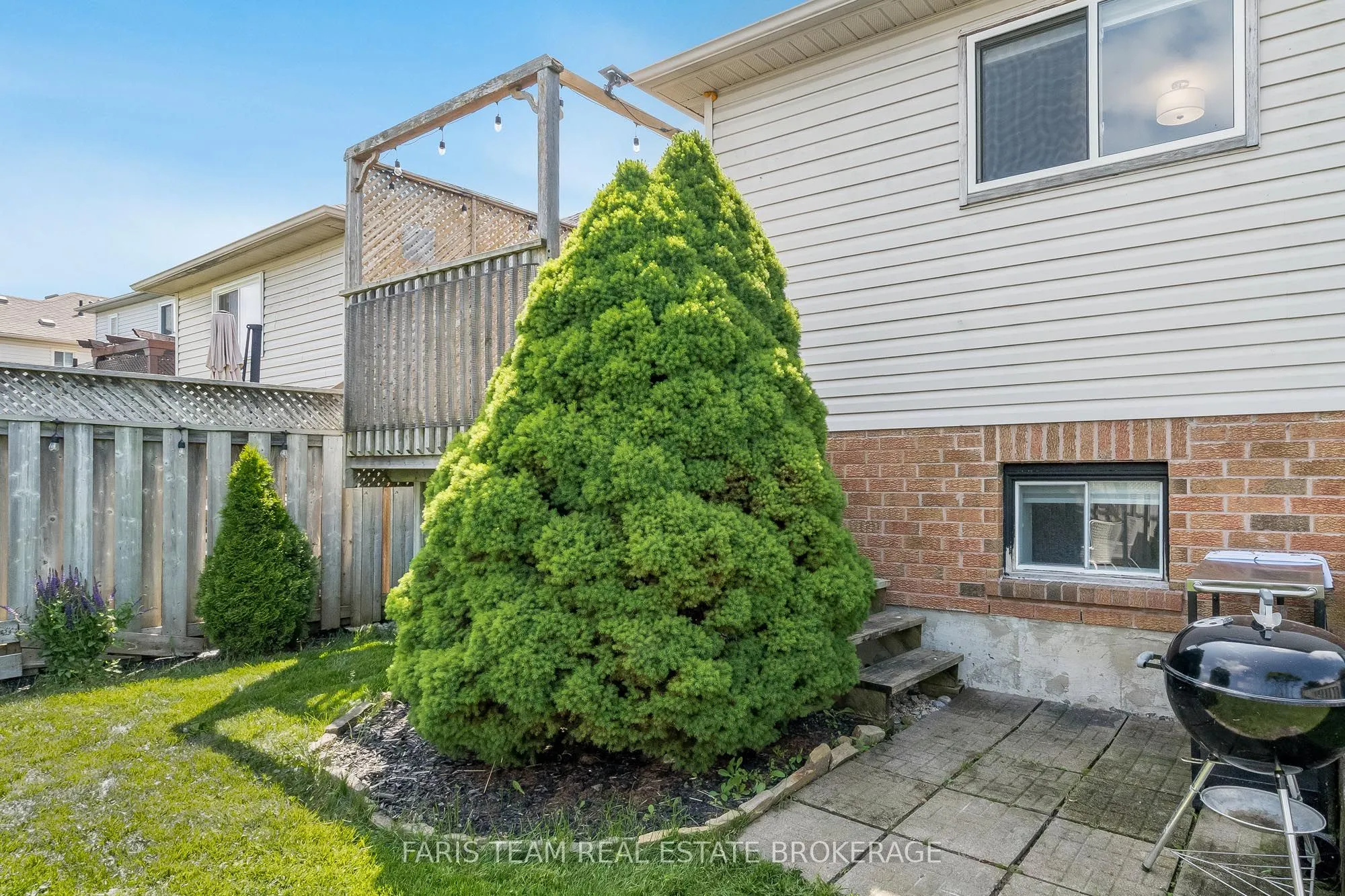 16 Athabaska Road