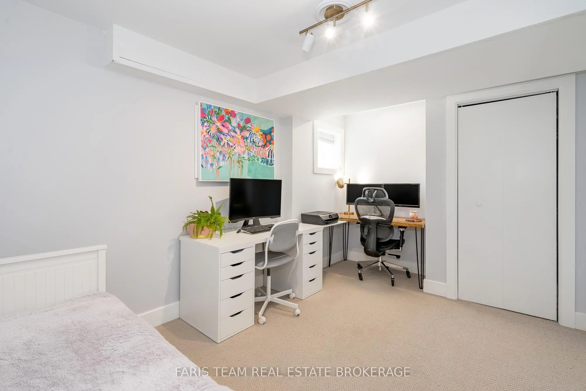 16 Athabaska Road