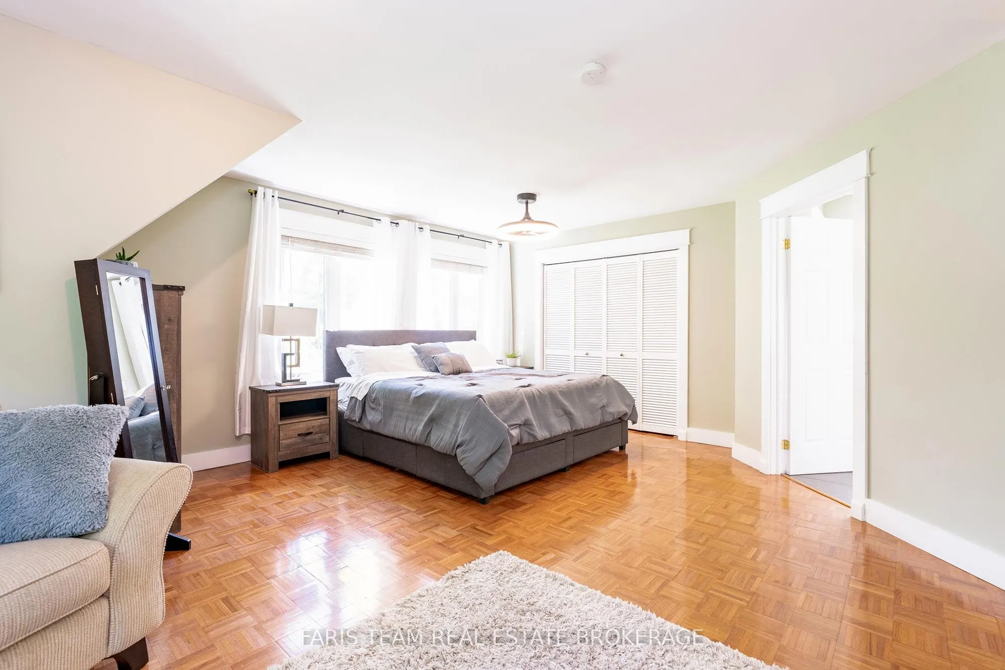 2 Forest Wood Lane
