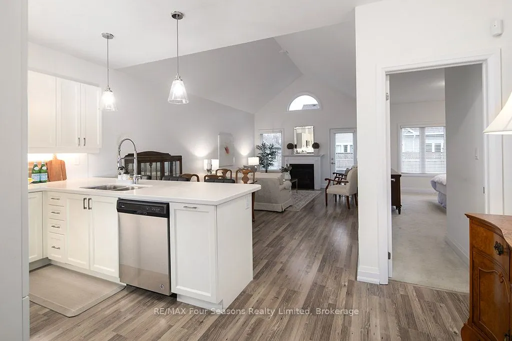 4 SUTTON Lane, #Call LBO