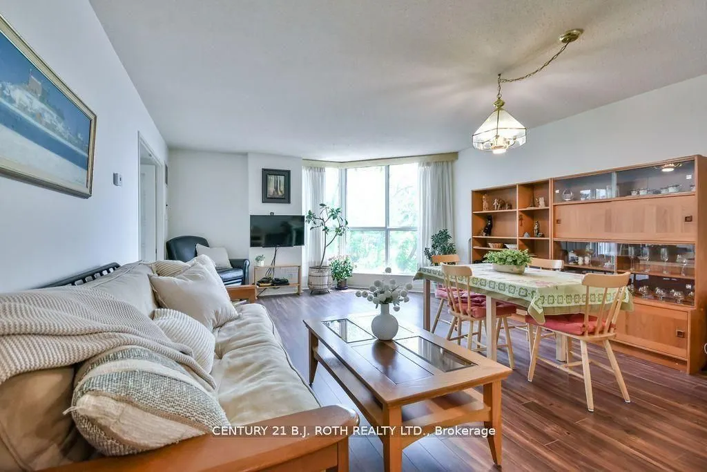 150 Dunlop Street E