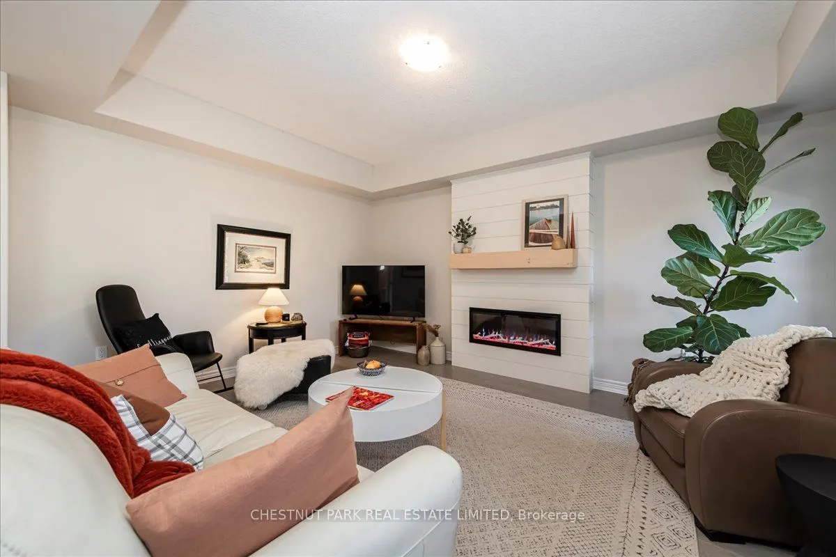 64 Foley Crescent