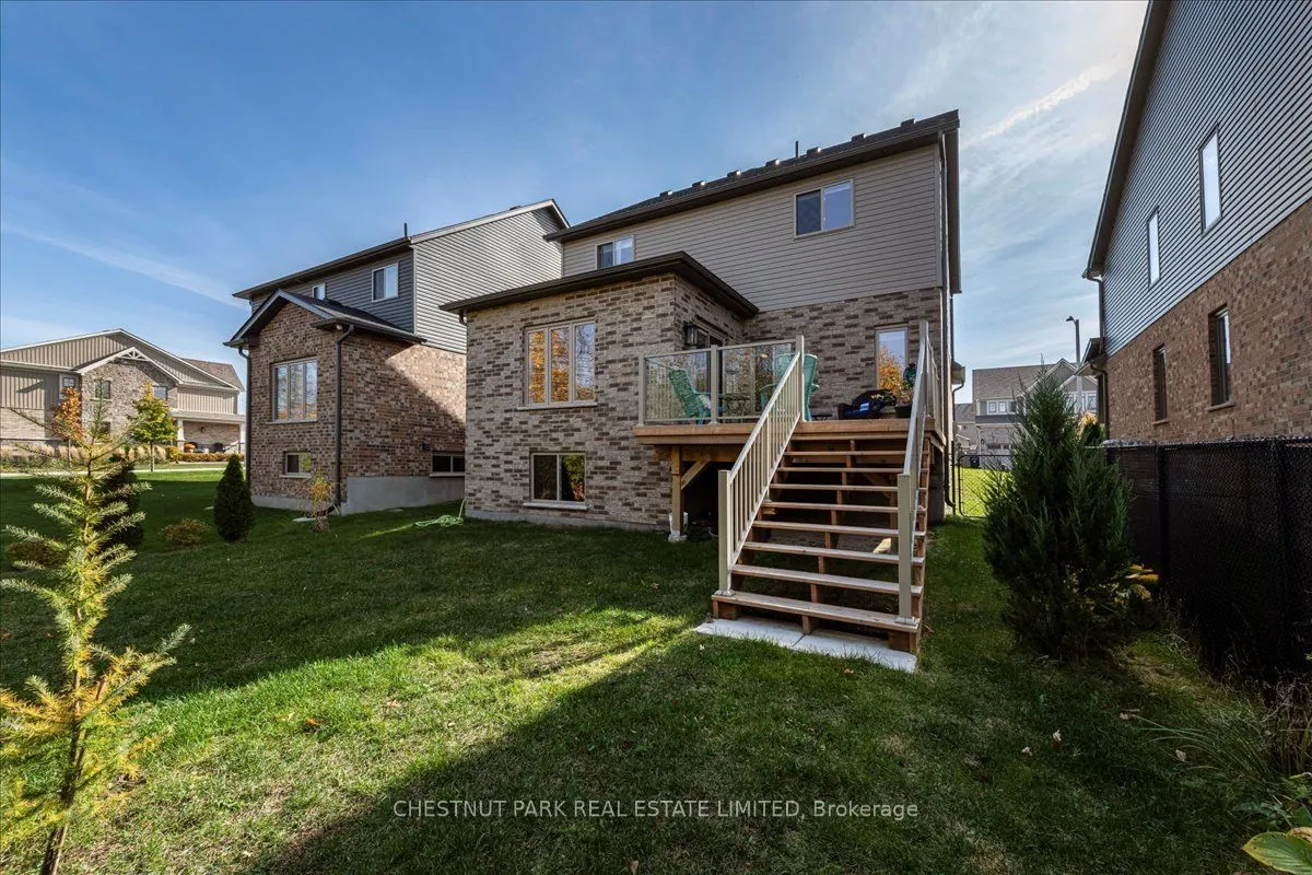 64 Foley Crescent