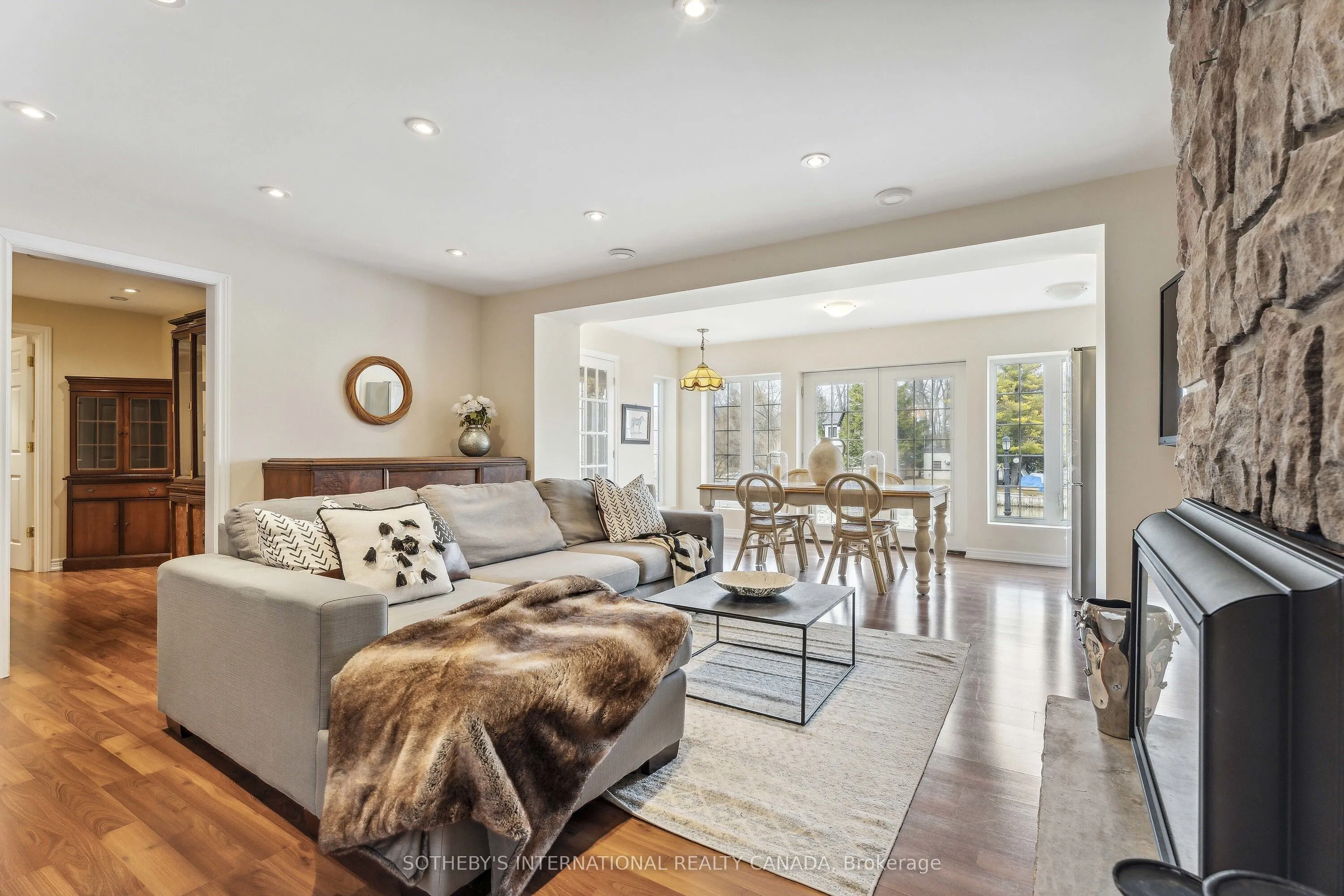 400 Oxbow Park Drive