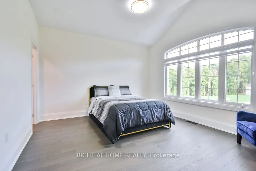8 Forest Heights Court