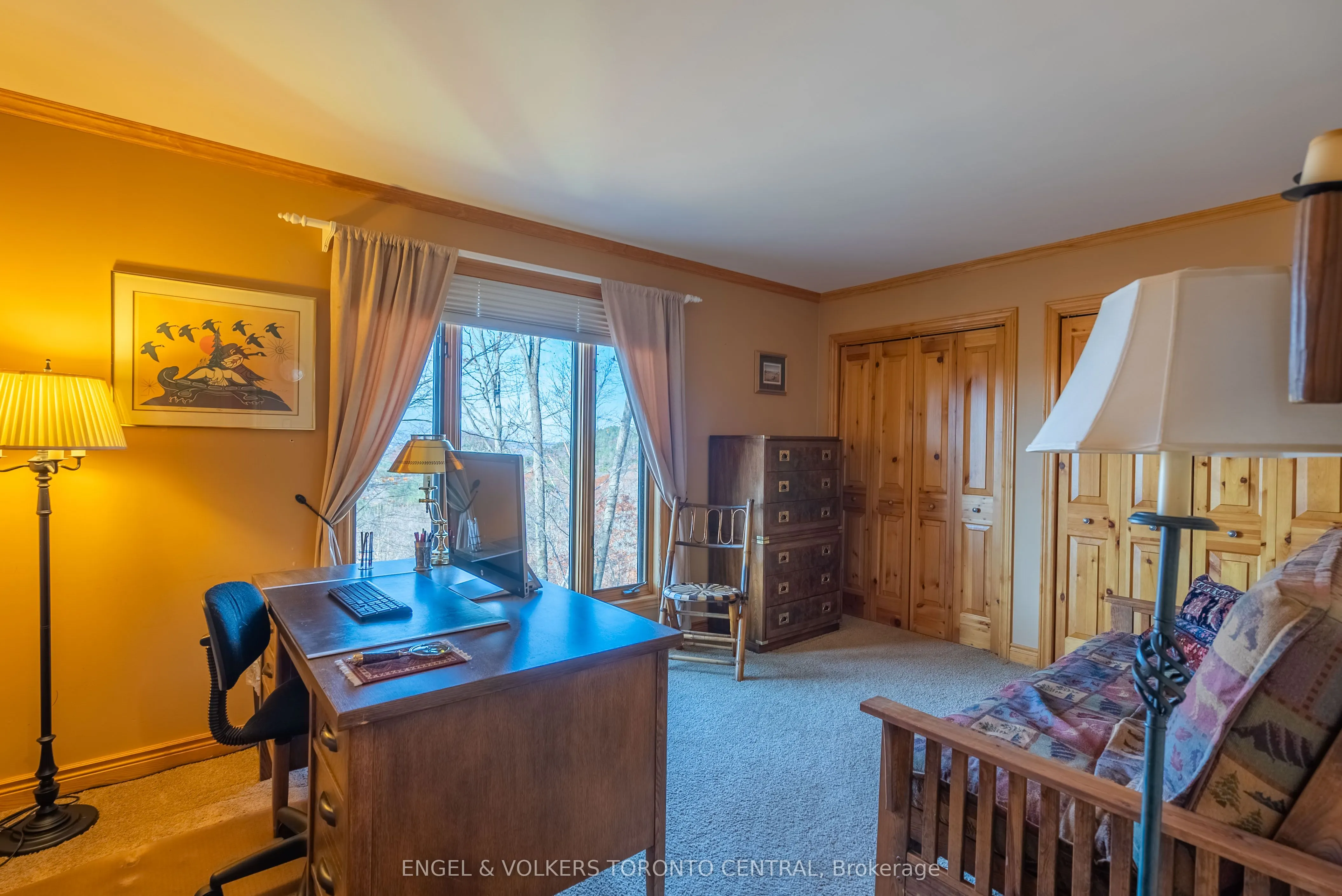 11 Valleycrest Drive