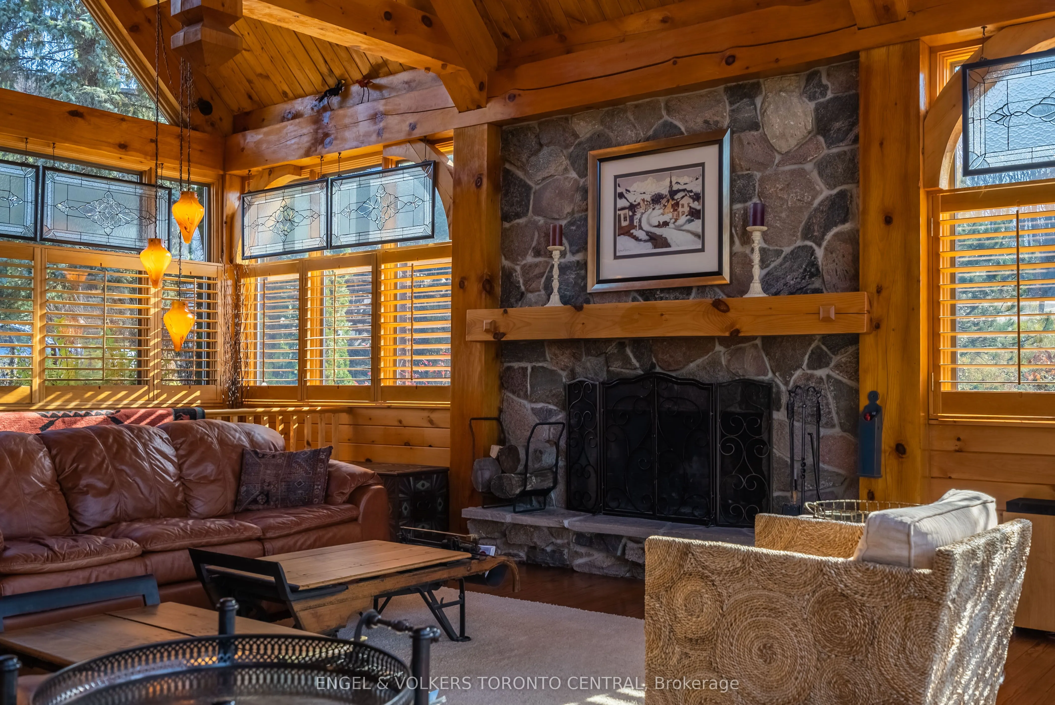11 Valleycrest Drive