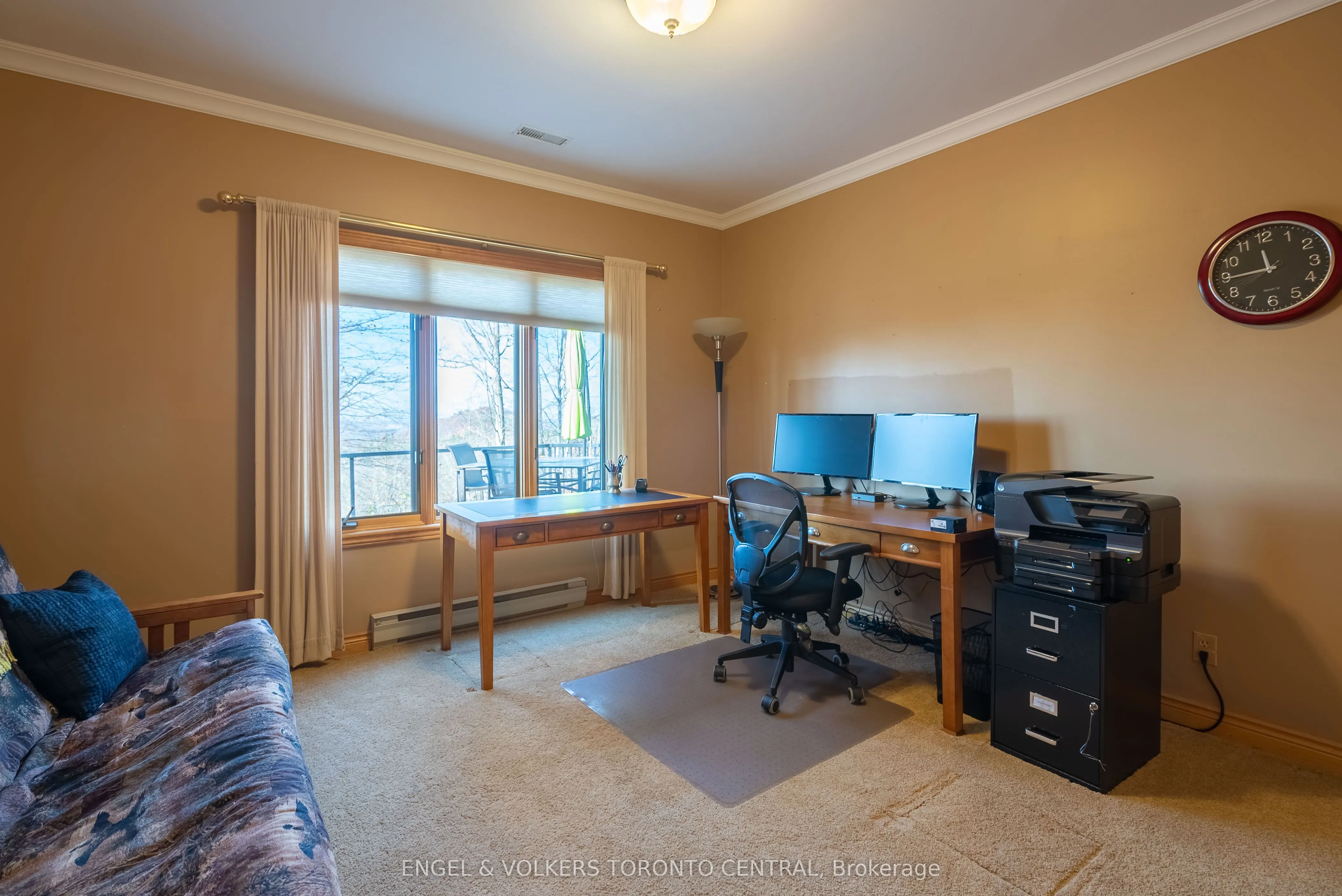 11 Valleycrest Drive