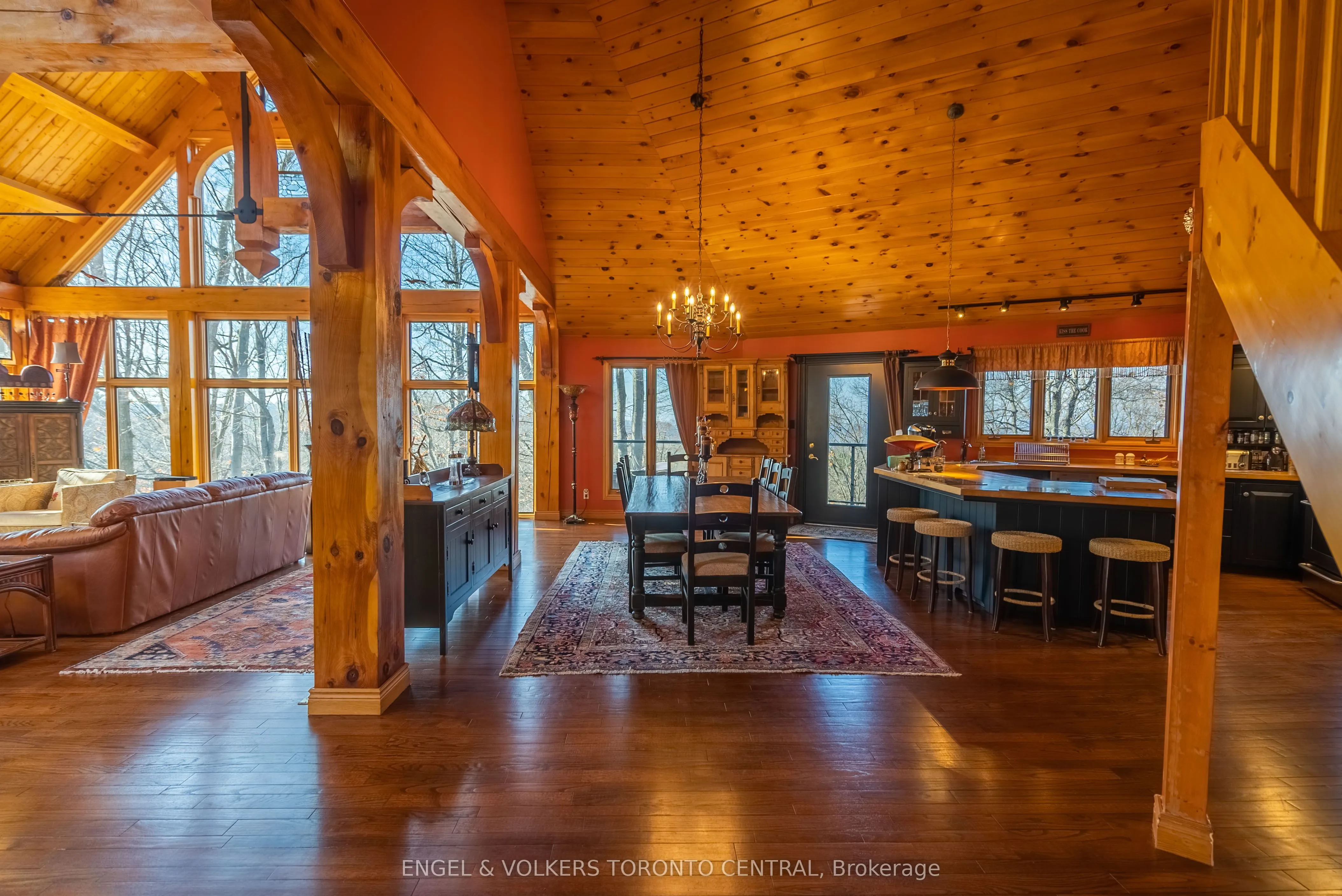 11 Valleycrest Drive