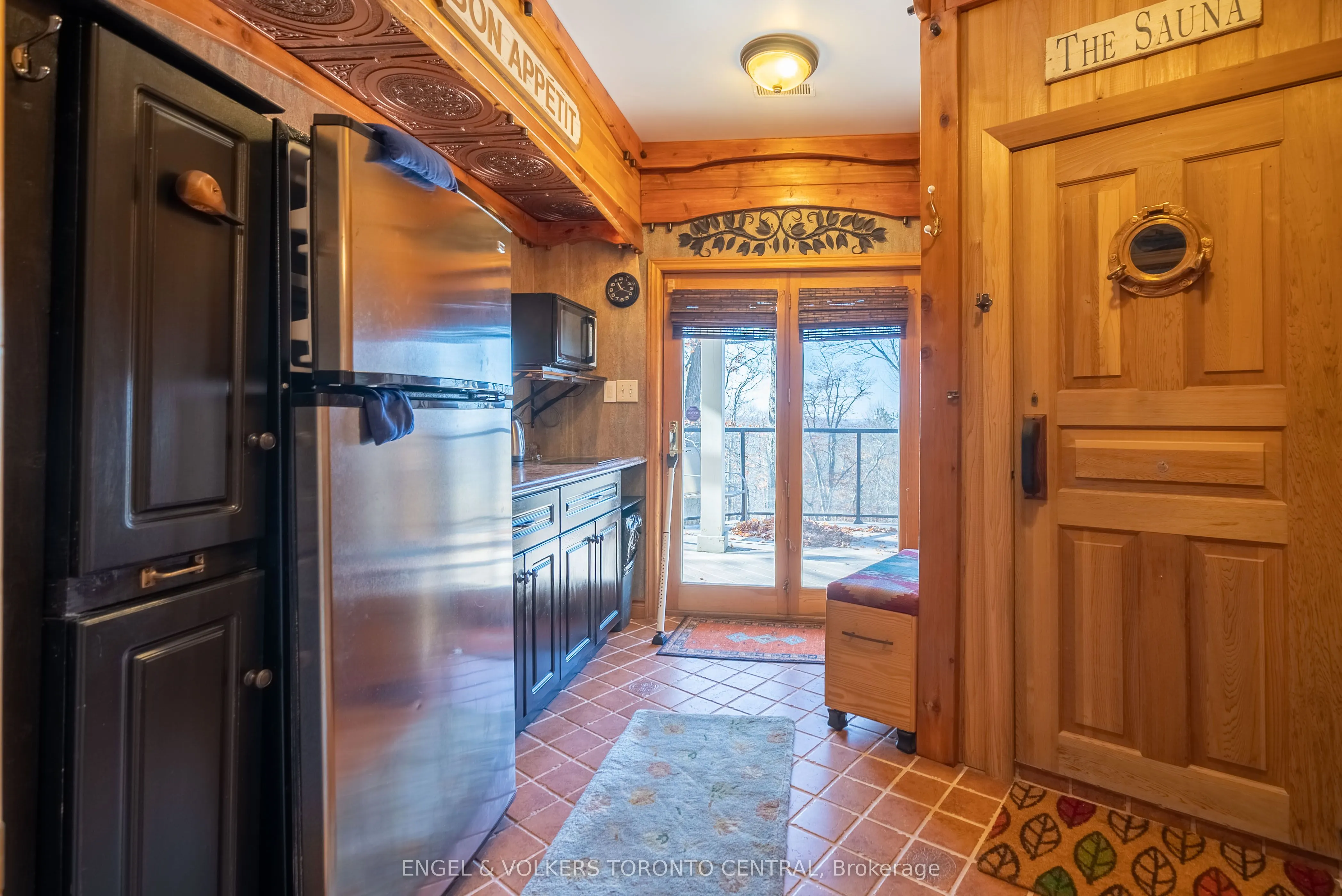 11 Valleycrest Drive