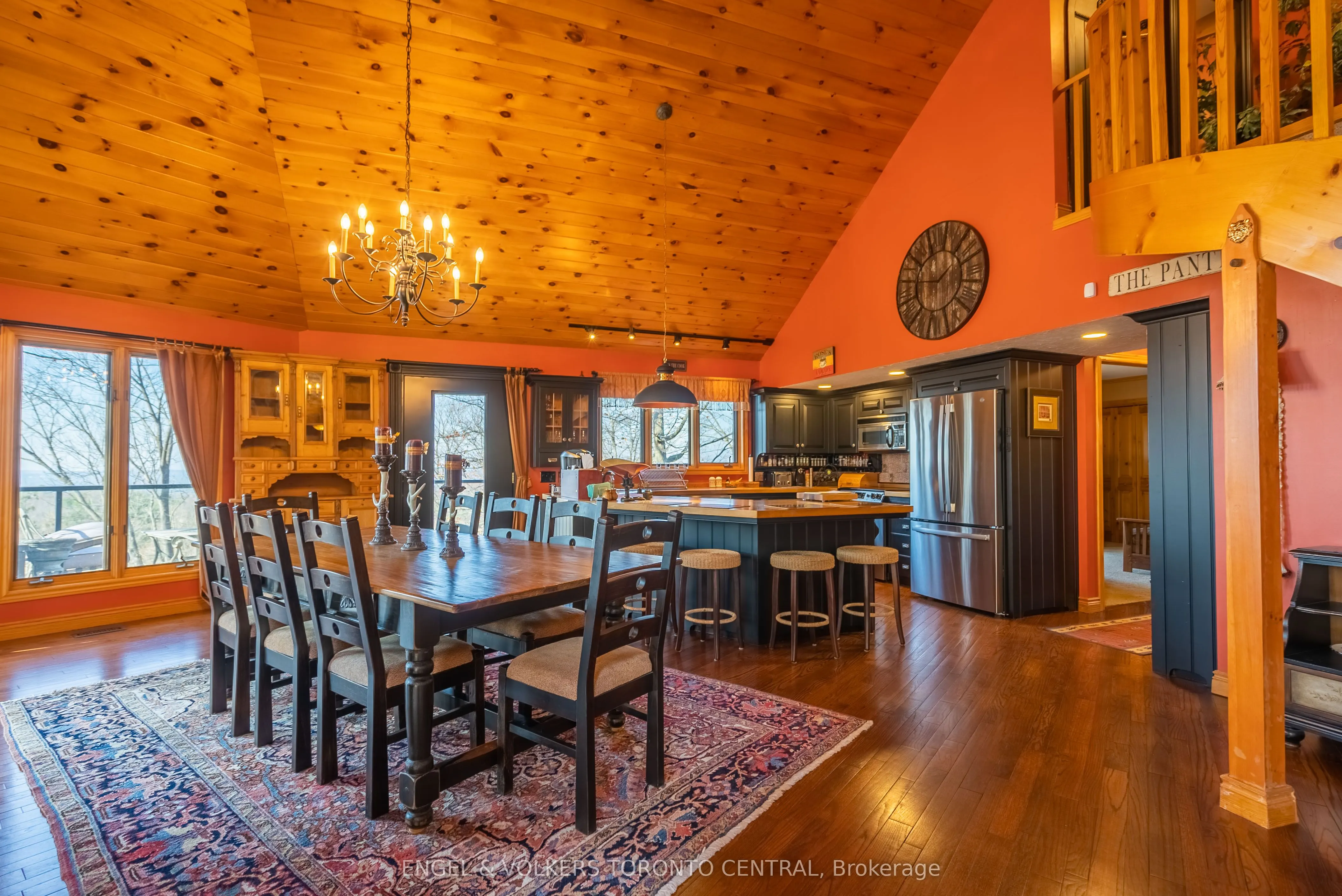 11 Valleycrest Drive