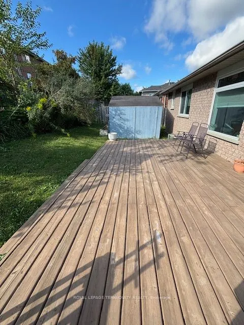 15 Capilano Court, #Upper