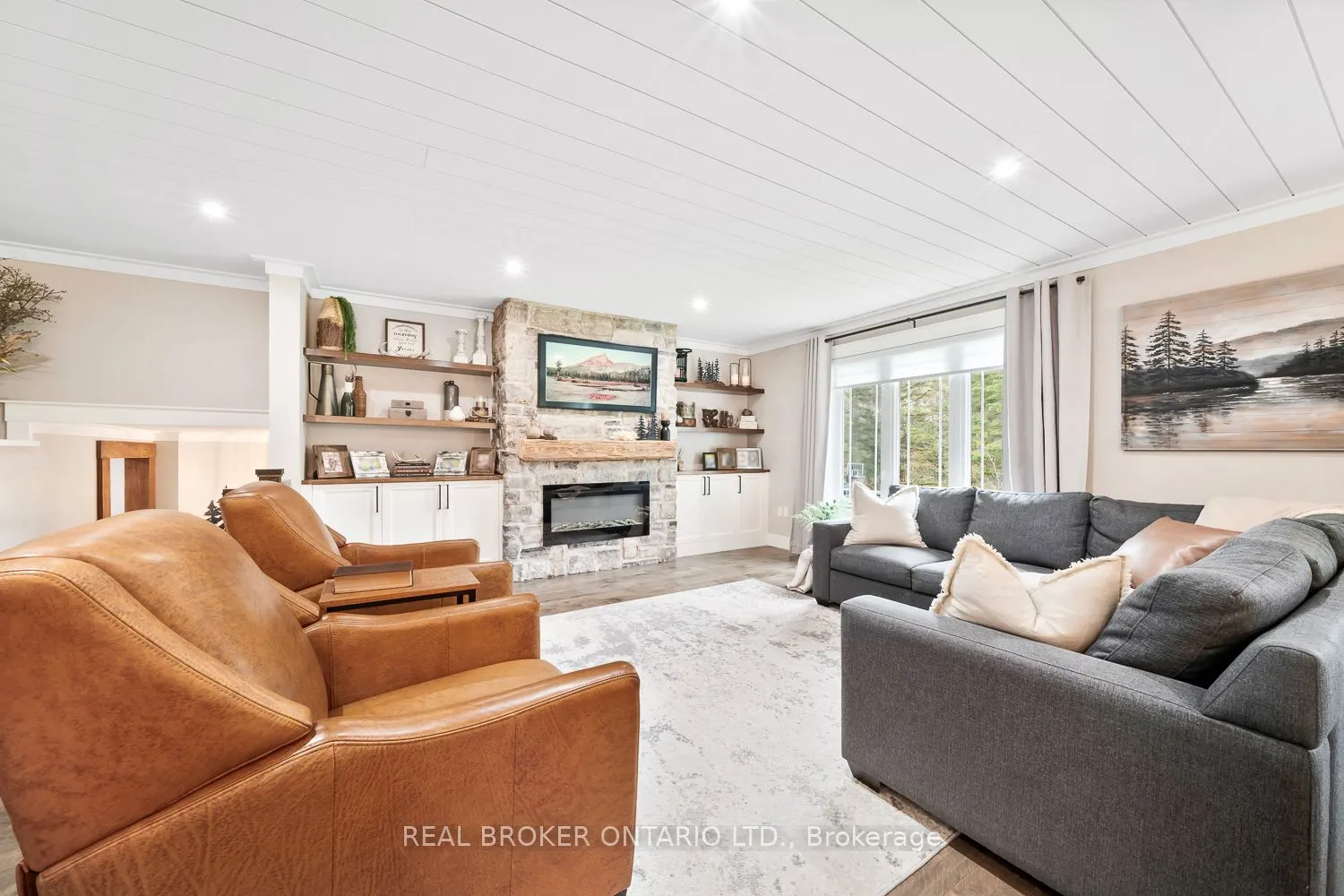 8 Crystalwood Lane