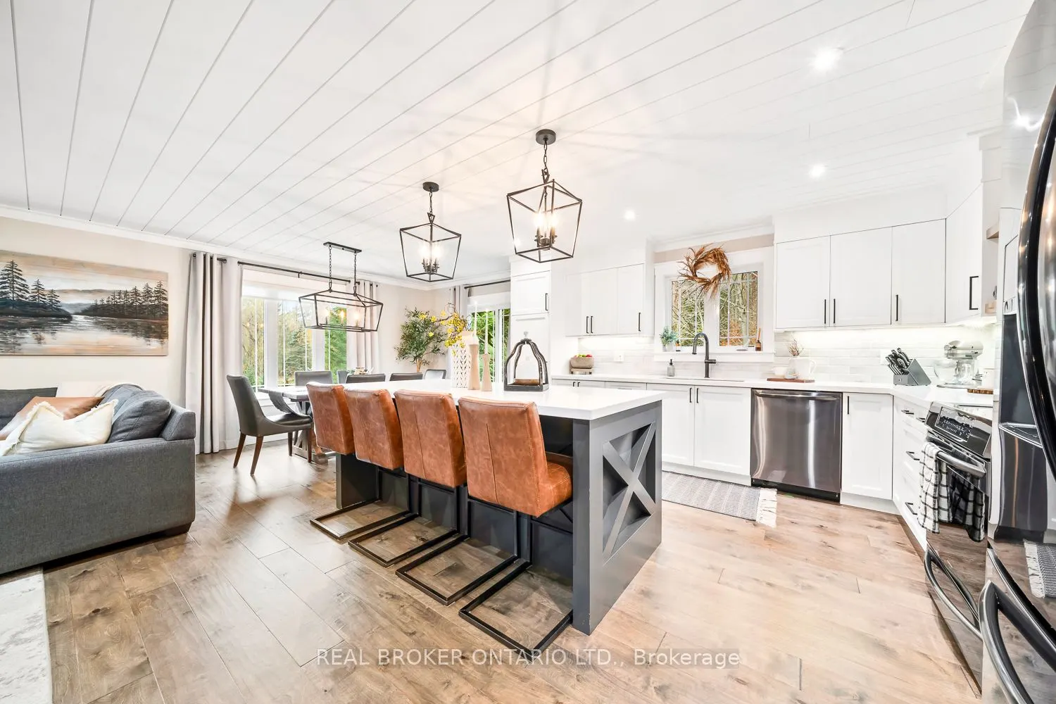 8 Crystalwood Lane