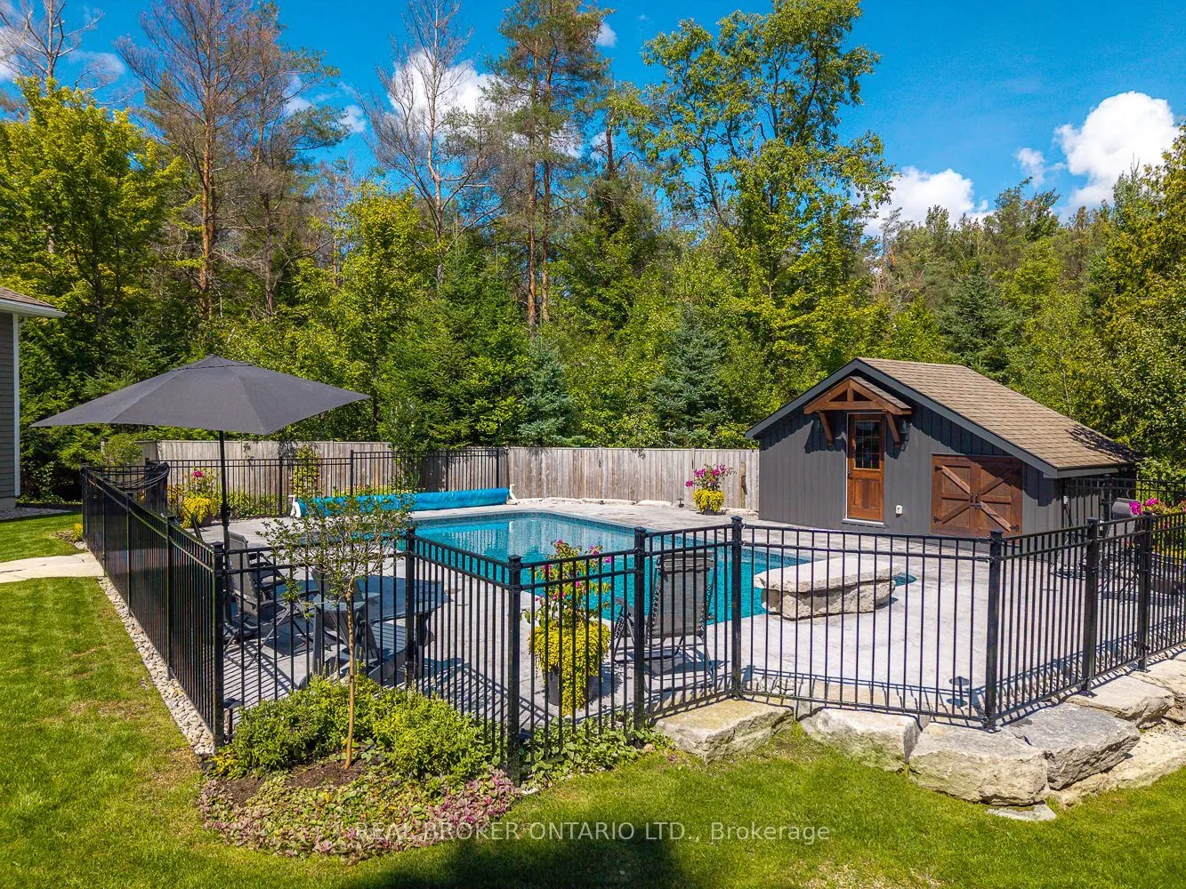 8 Crystalwood Lane