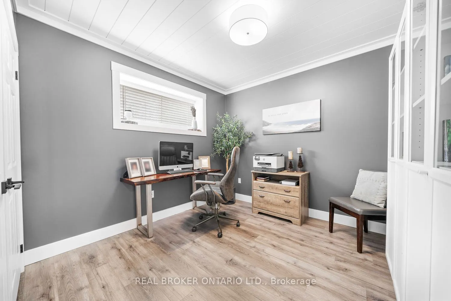 8 Crystalwood Lane