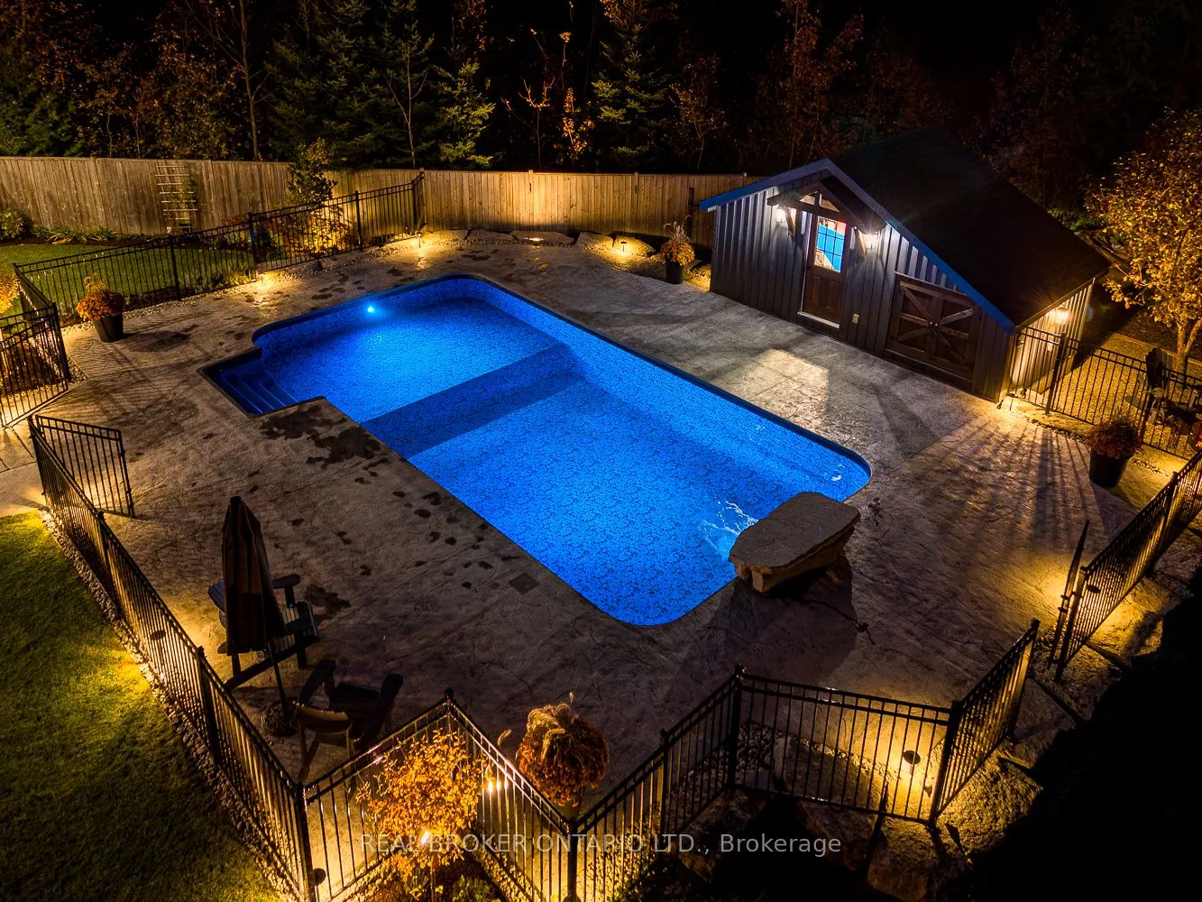 8 Crystalwood Lane