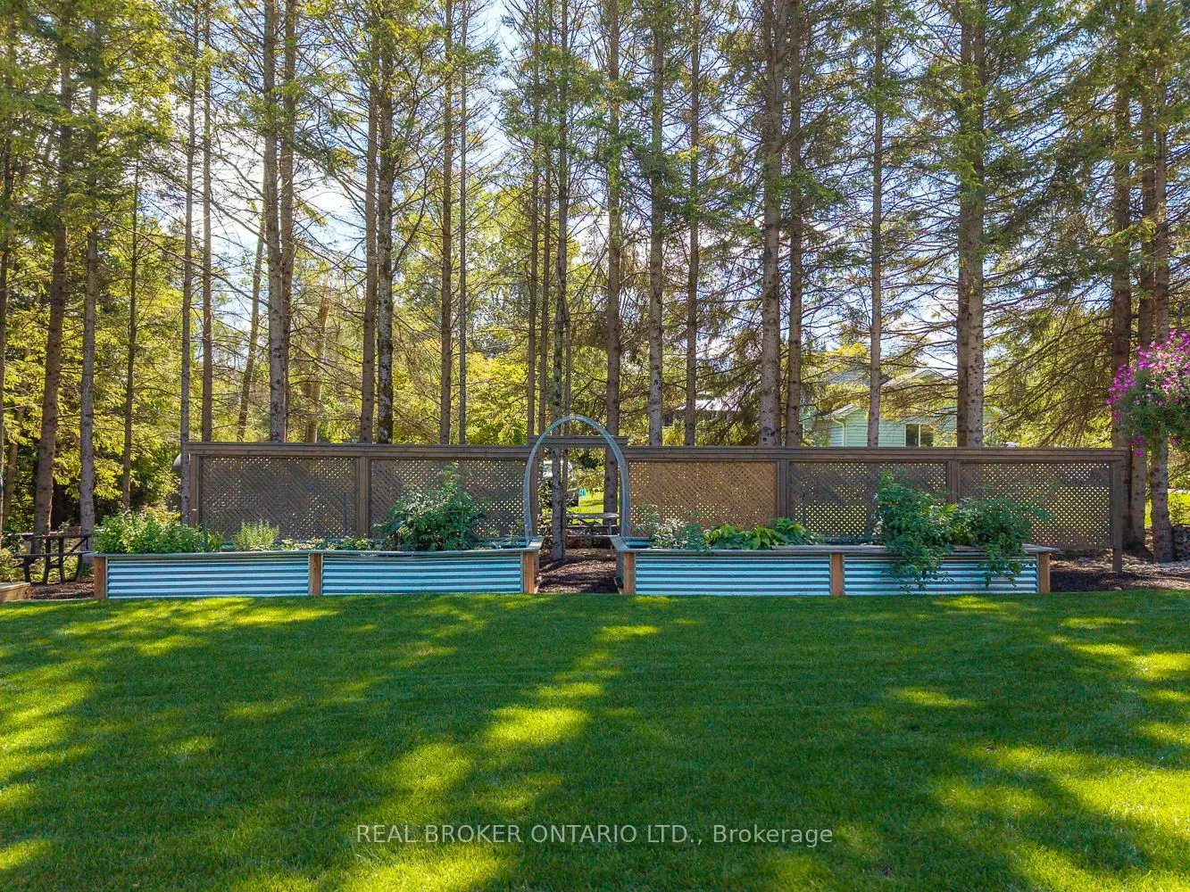8 Crystalwood Lane