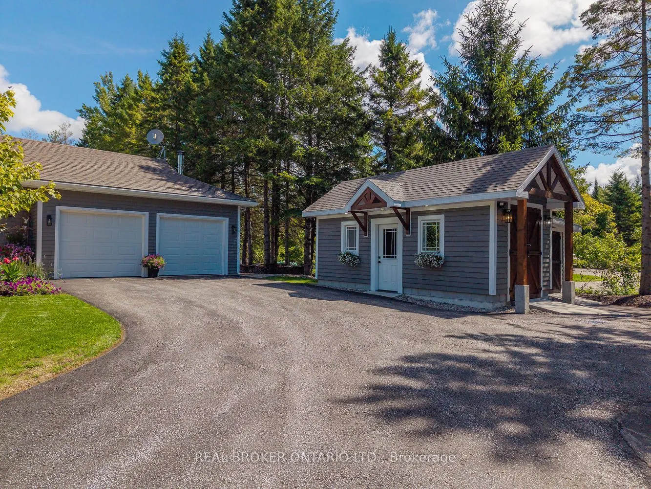 8 Crystalwood Lane