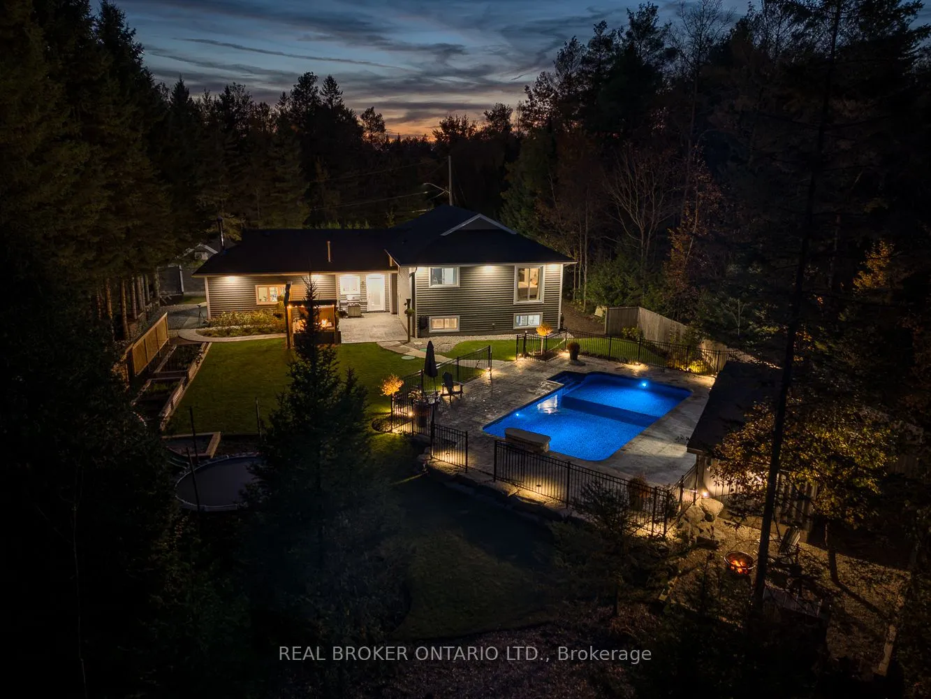 8 Crystalwood Lane