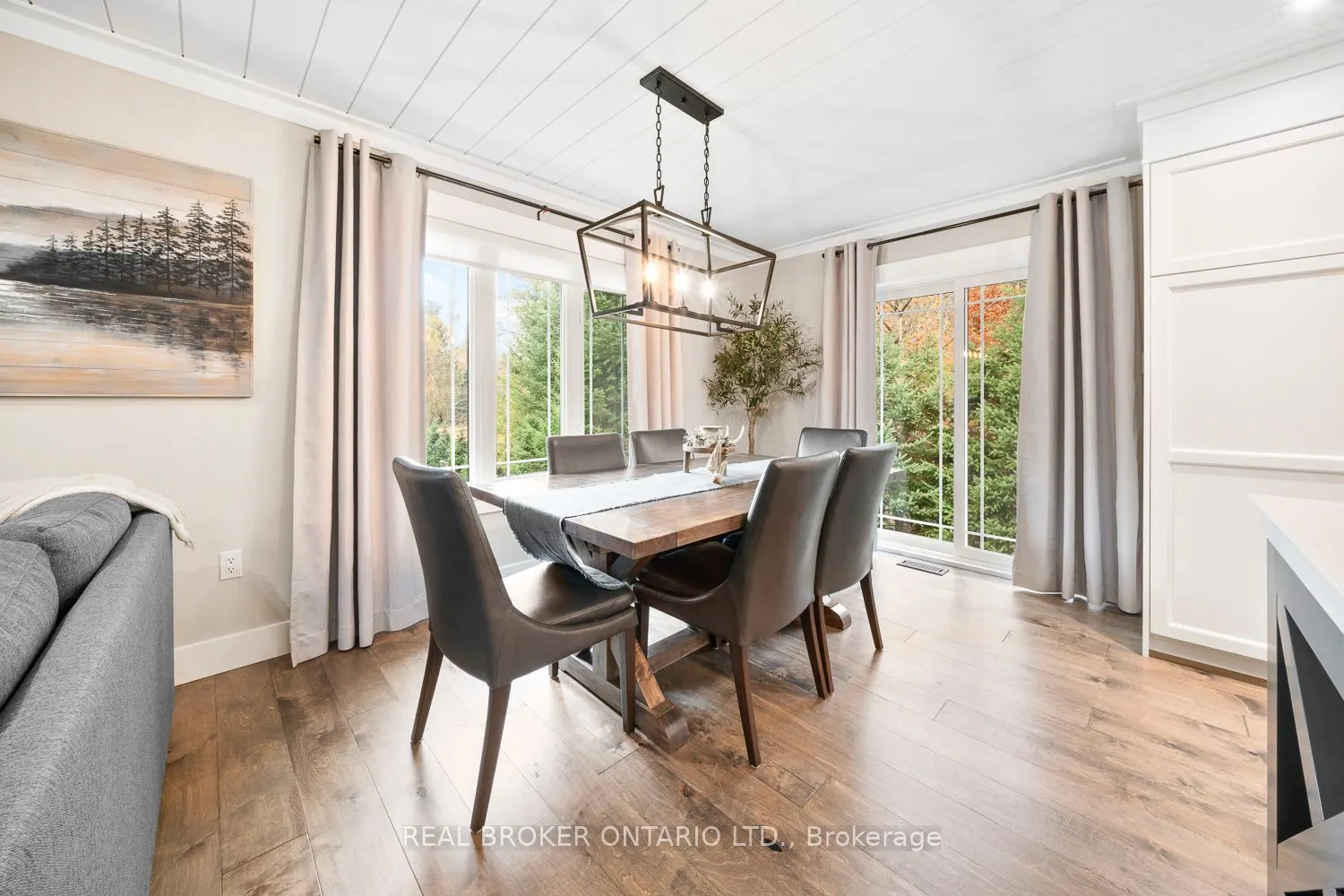 8 Crystalwood Lane