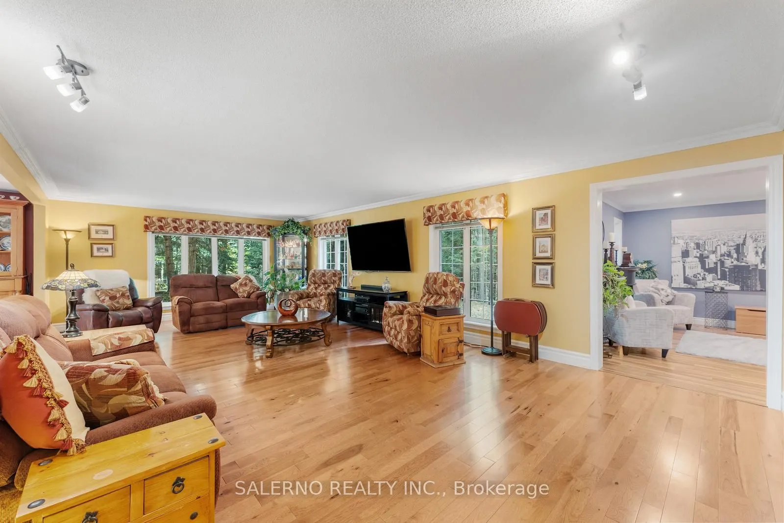 3992 Penetanguishene Road